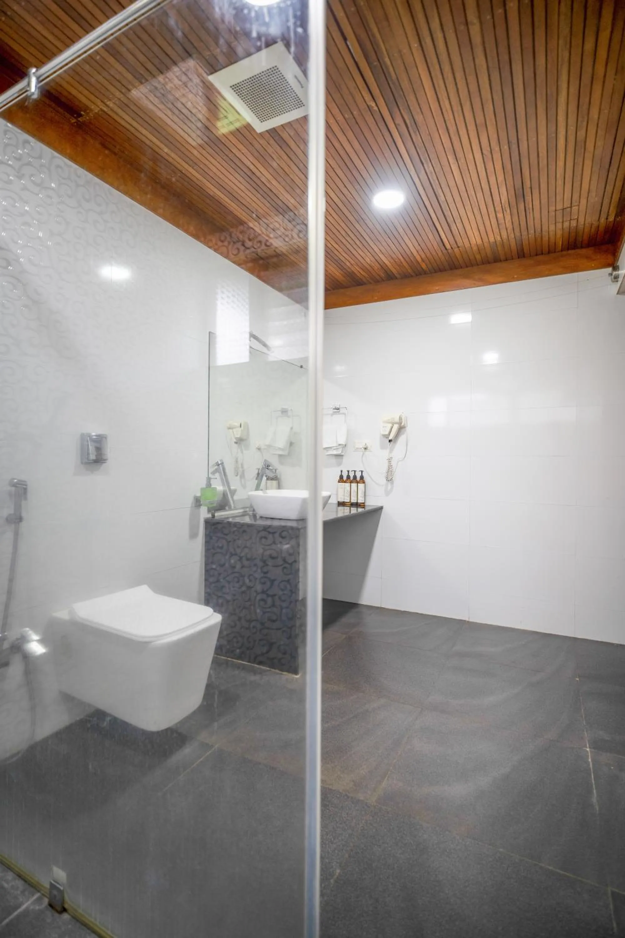 Shower in Rainforest Resort