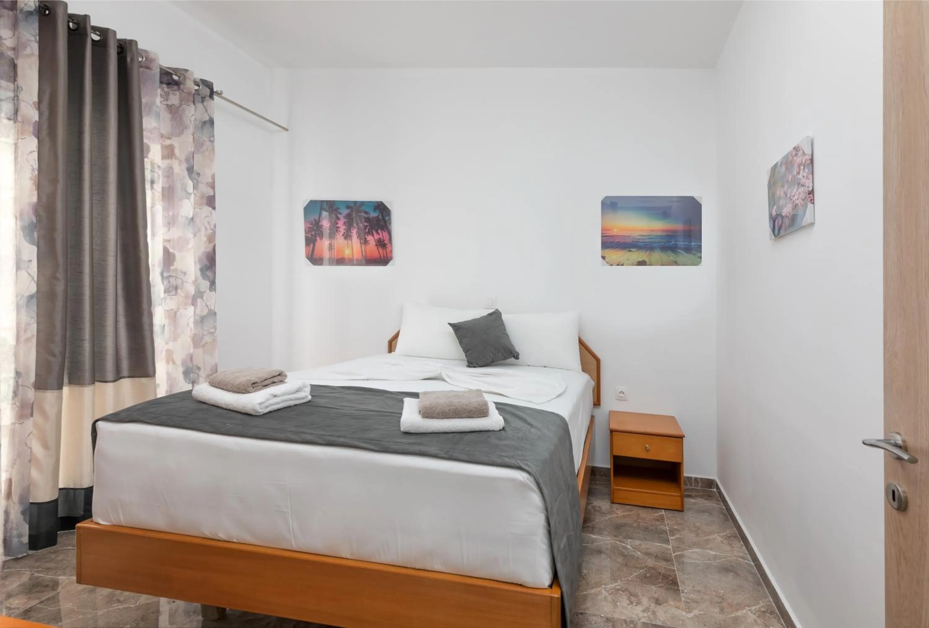 Bed in Paradise Garden