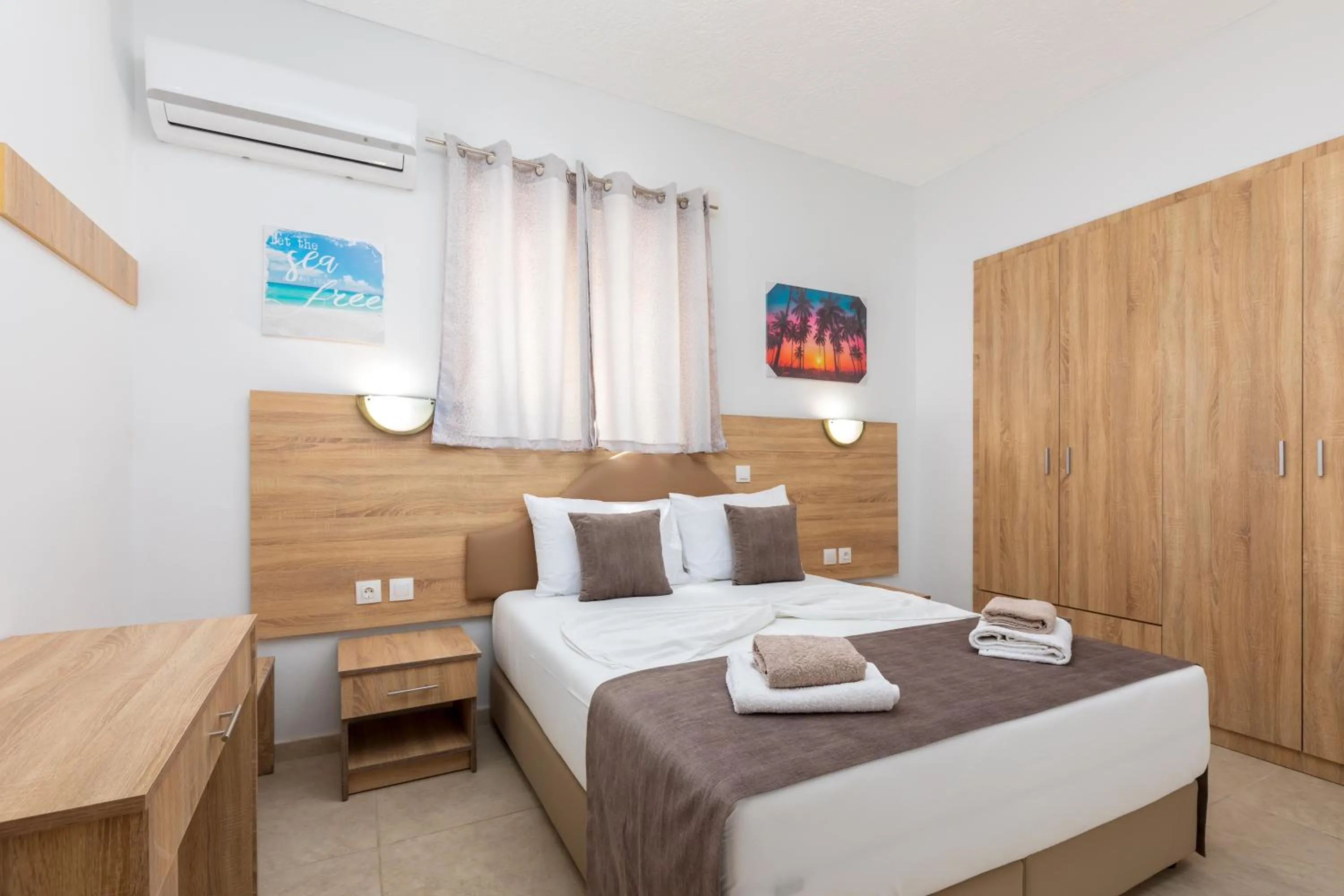 Bed in Paradise Garden