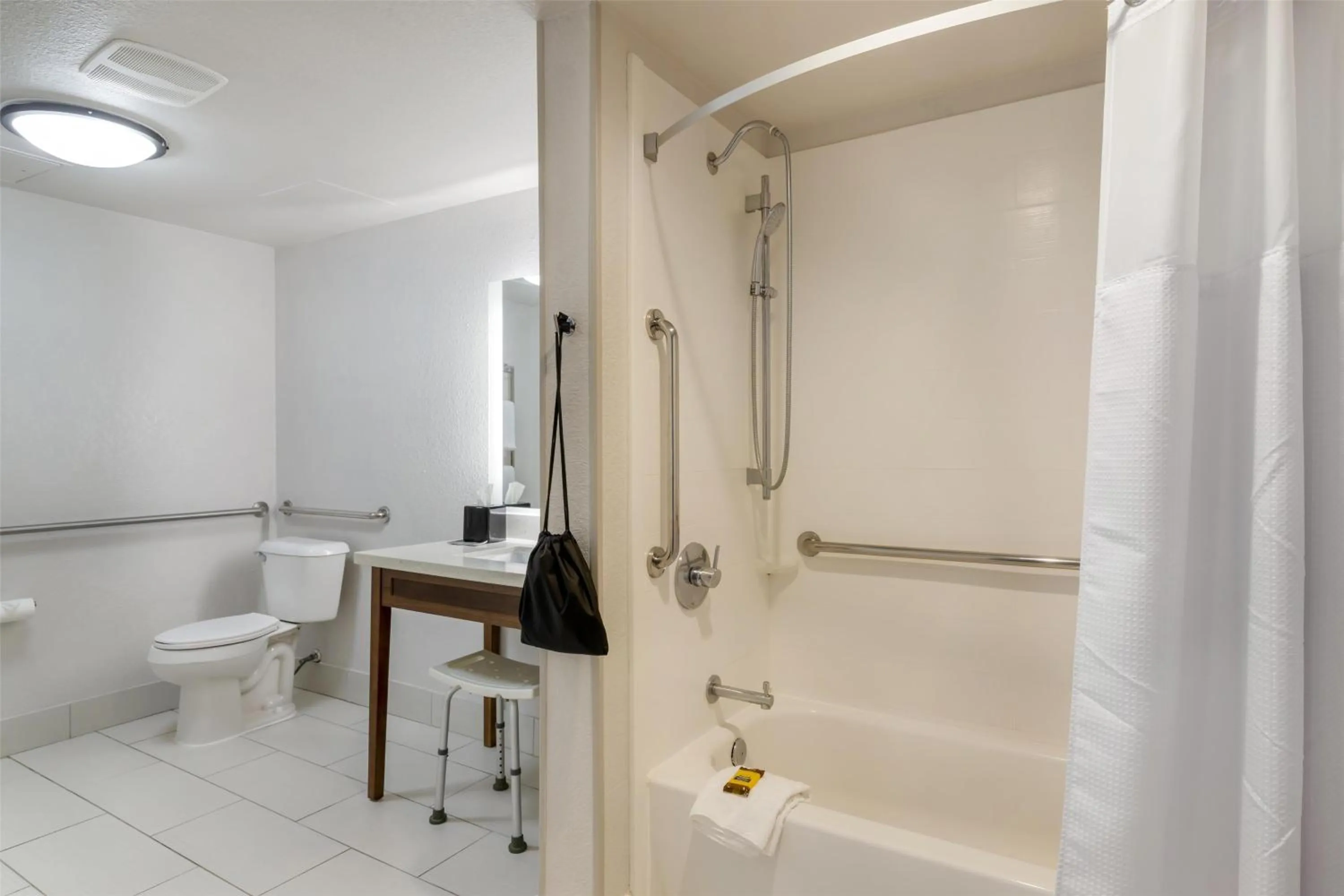 Bathroom in Best Western Plus Jekyll Island