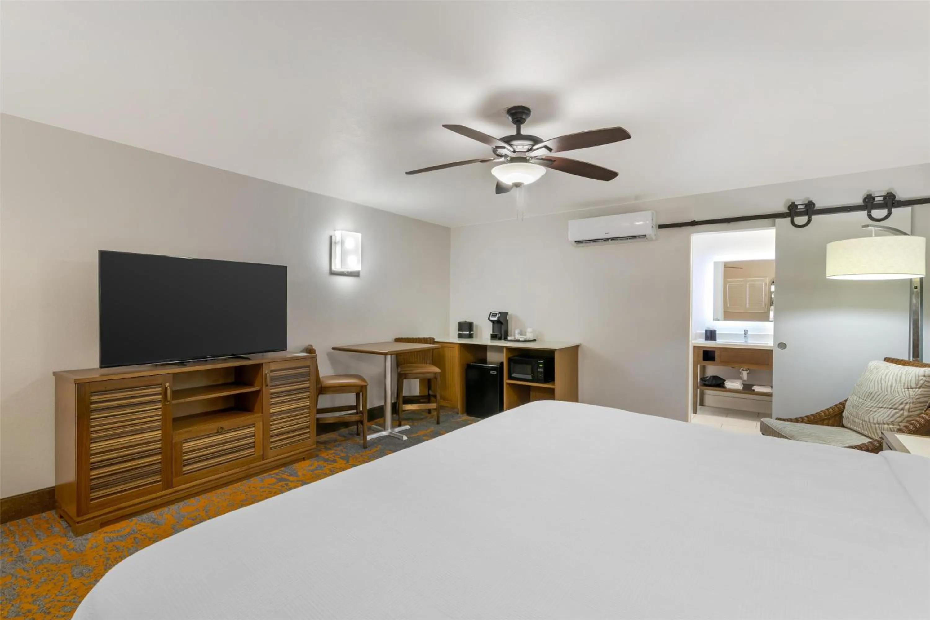 Bedroom, Bed in Best Western Plus Jekyll Island