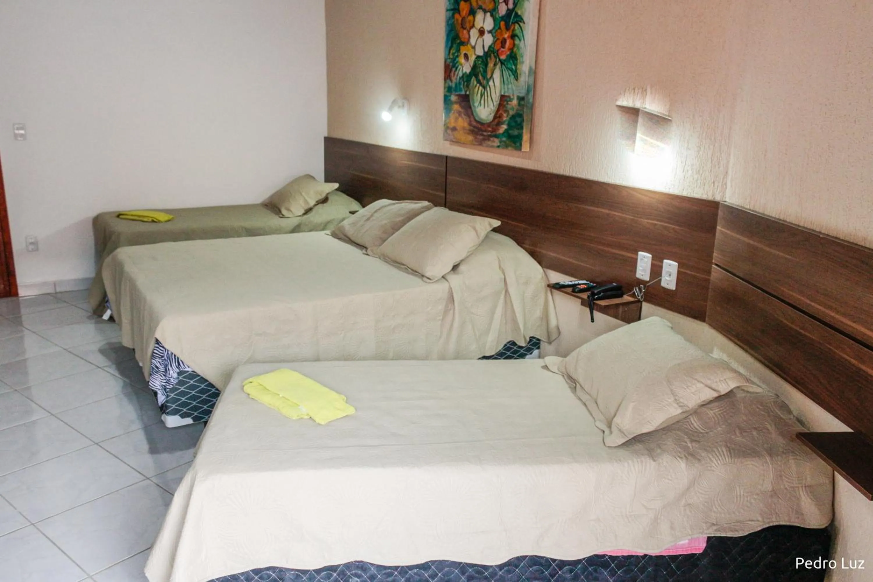 Bedroom, Bed in Hotel Halloween Inn Penedo