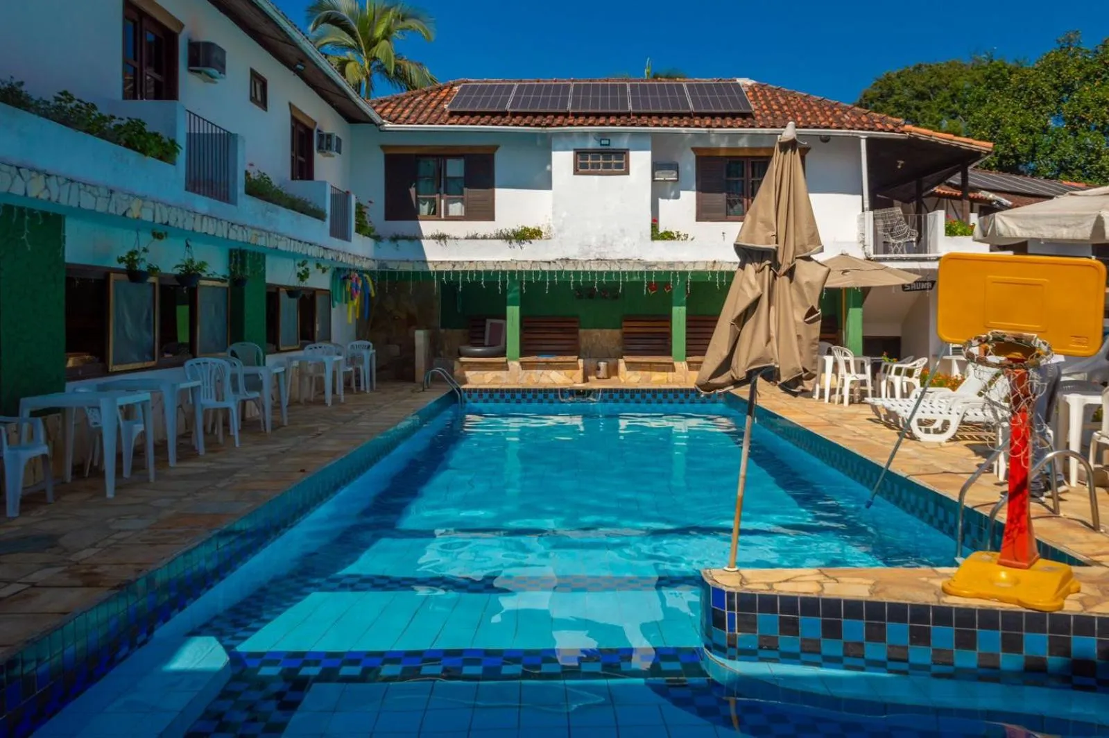 Pool view in Hotel Halloween Inn Penedo