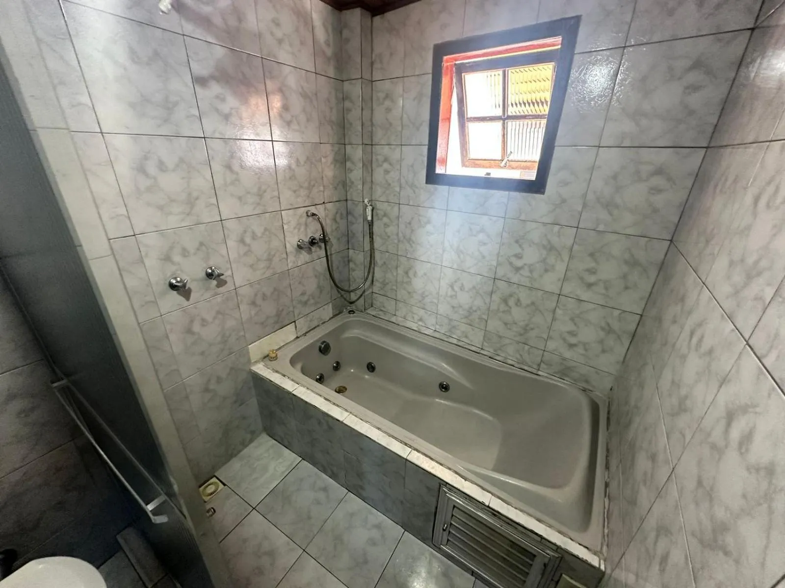 Bathroom in Hotel Halloween Inn Penedo