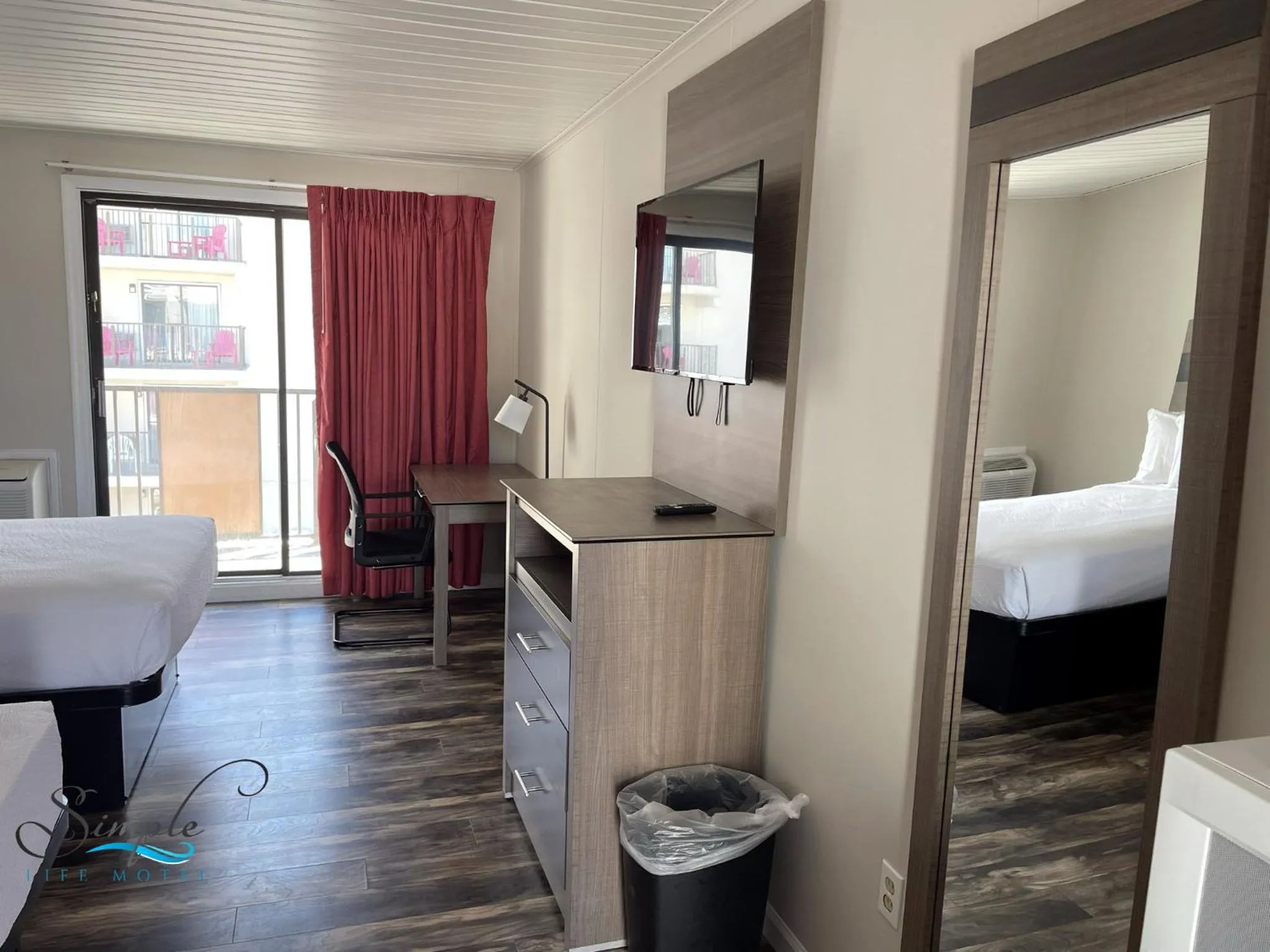 TV and multimedia, Bed in Simple Life Motel