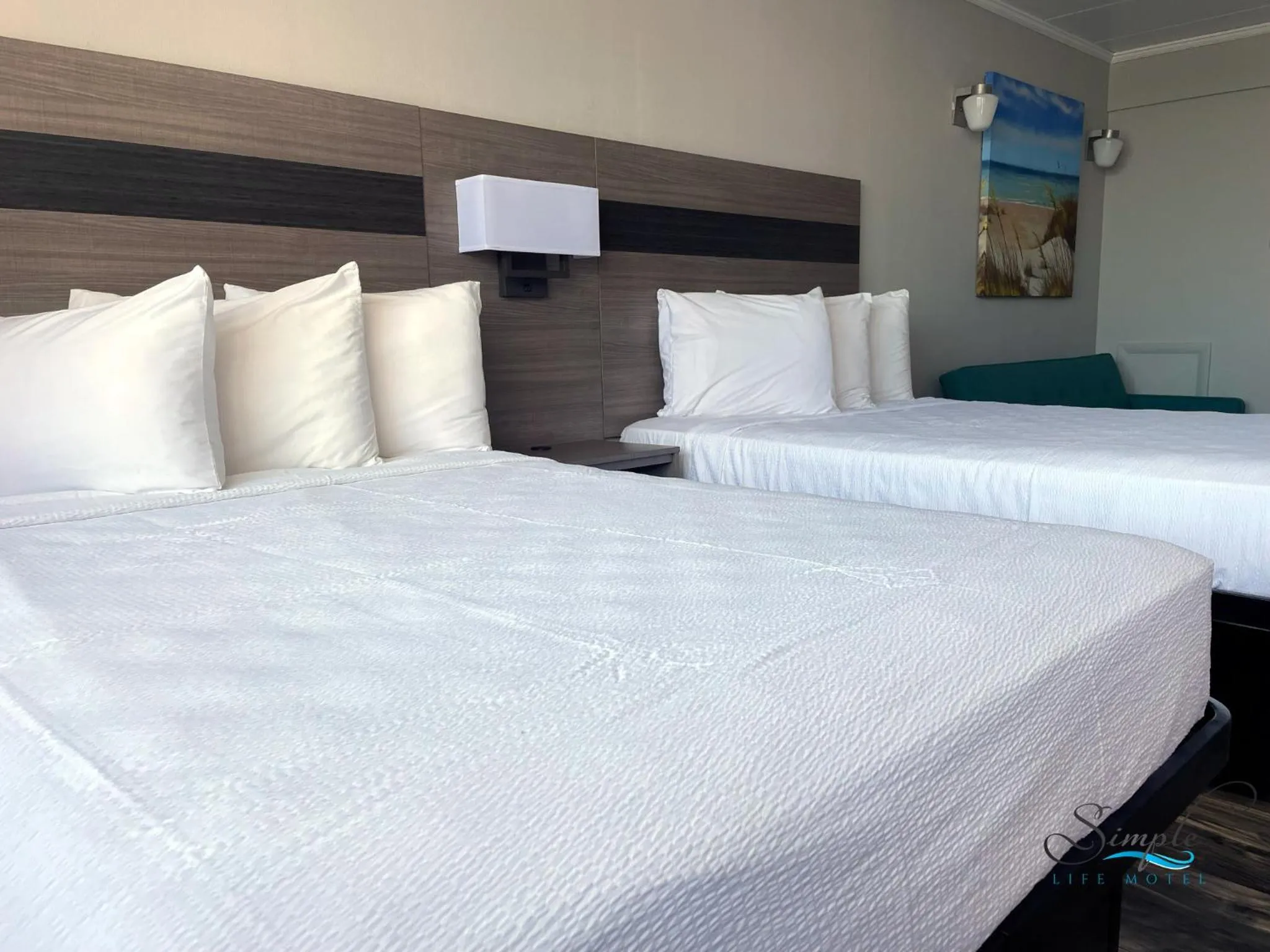 Bedroom, Bed in Simple Life Motel