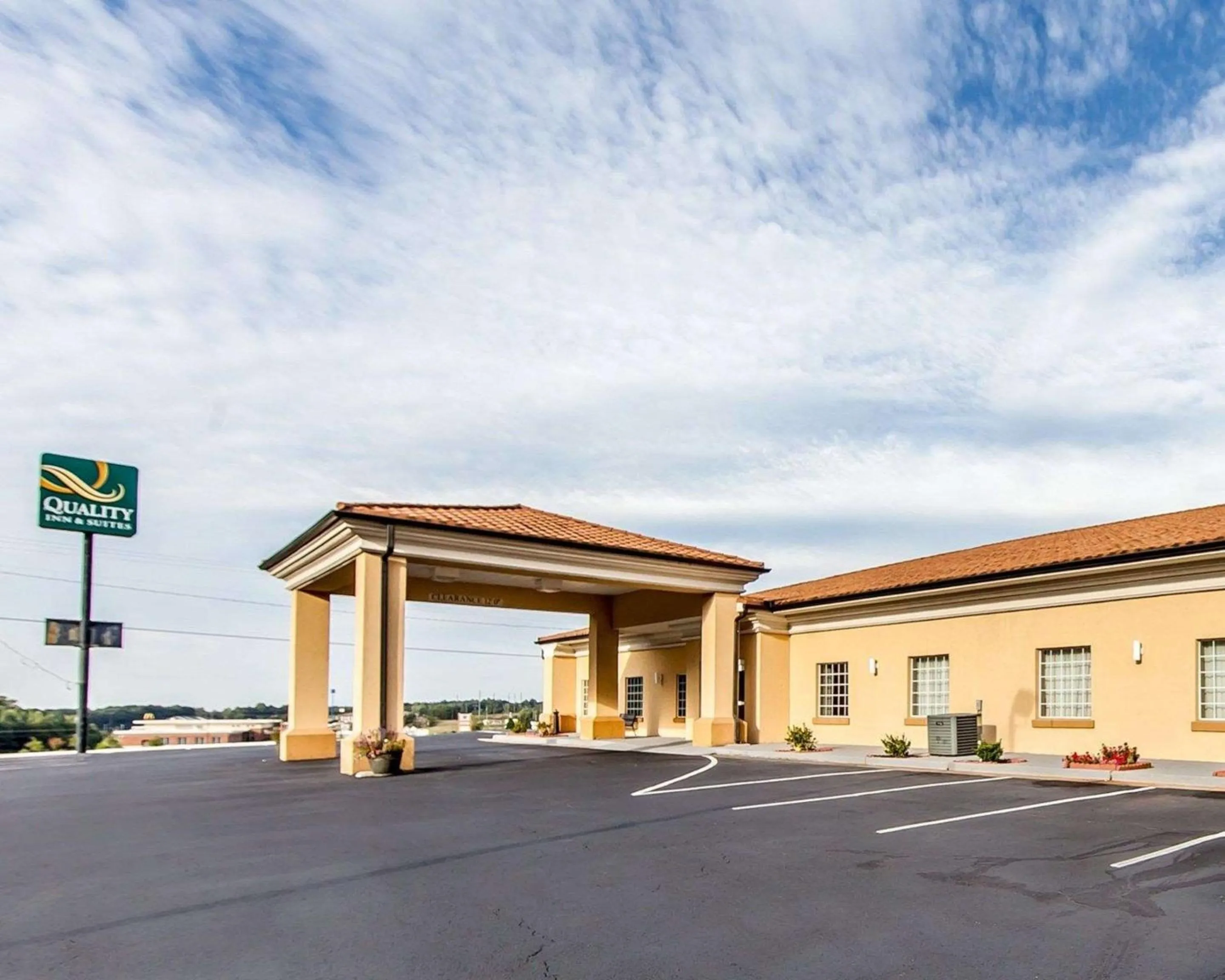 Property building in Quality Inn & Suites Bremen