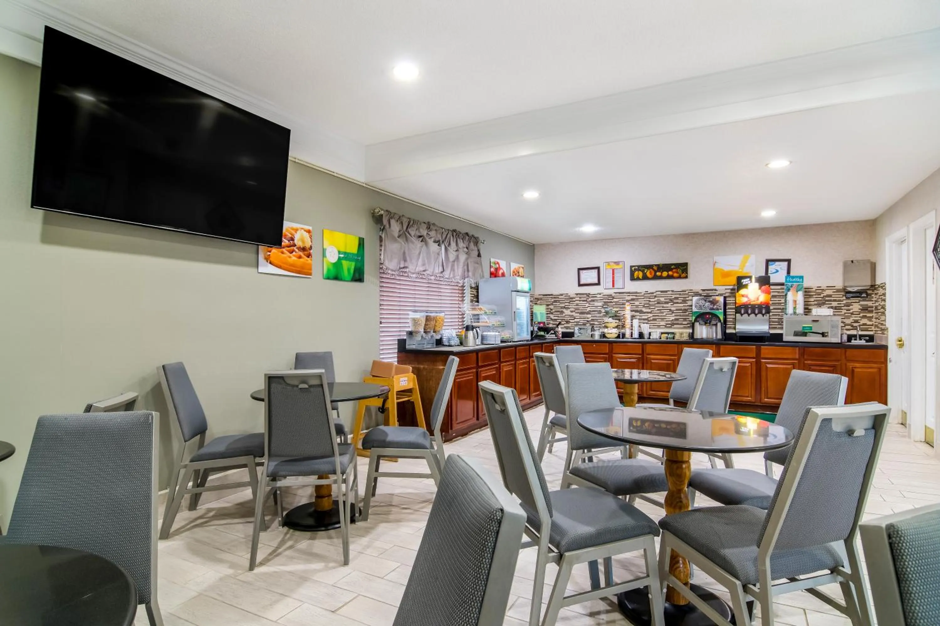 Breakfast in Quality Inn Marietta near Dobbins ARB