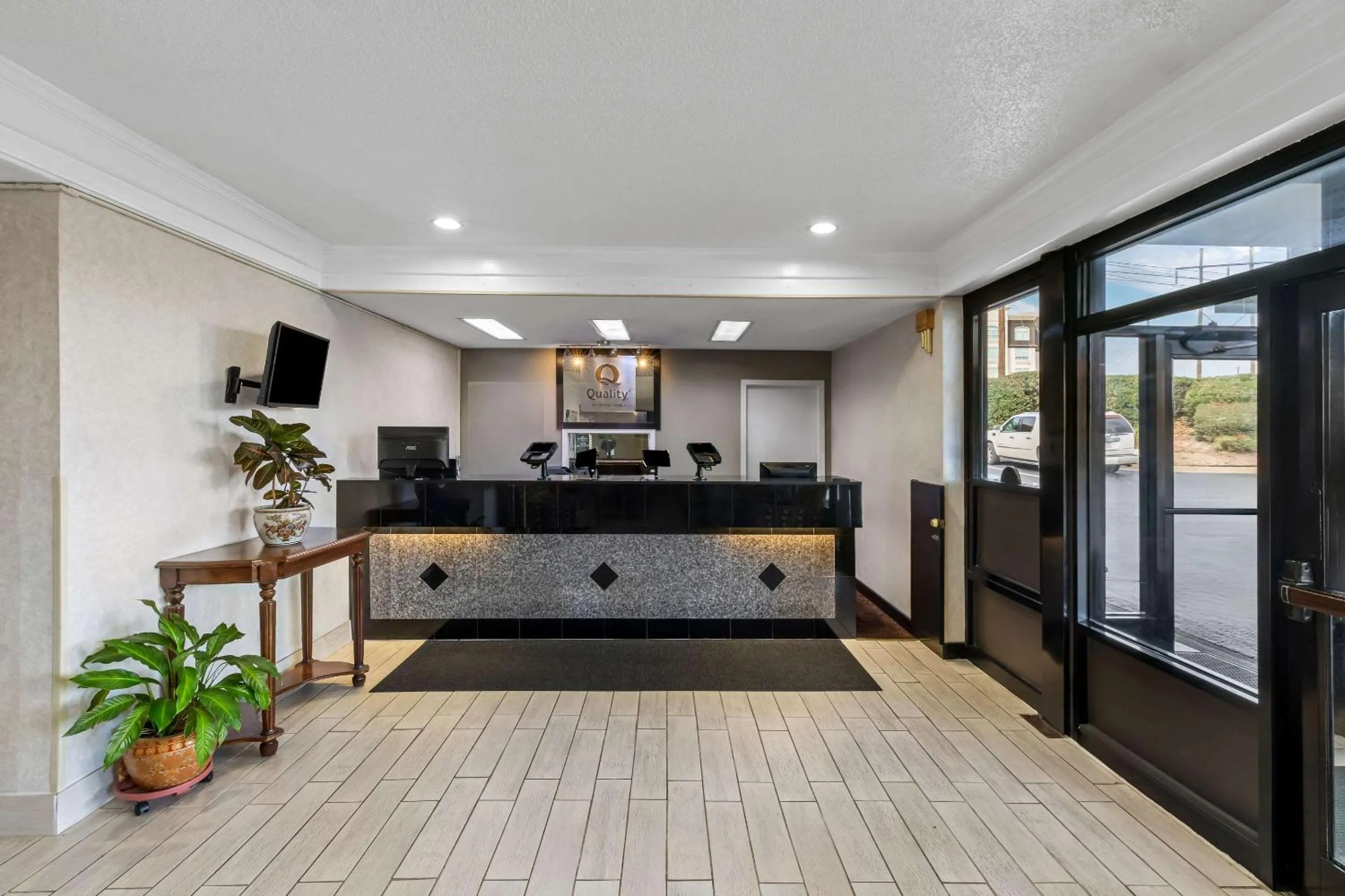 Lobby or reception in Quality Inn Marietta near Dobbins ARB