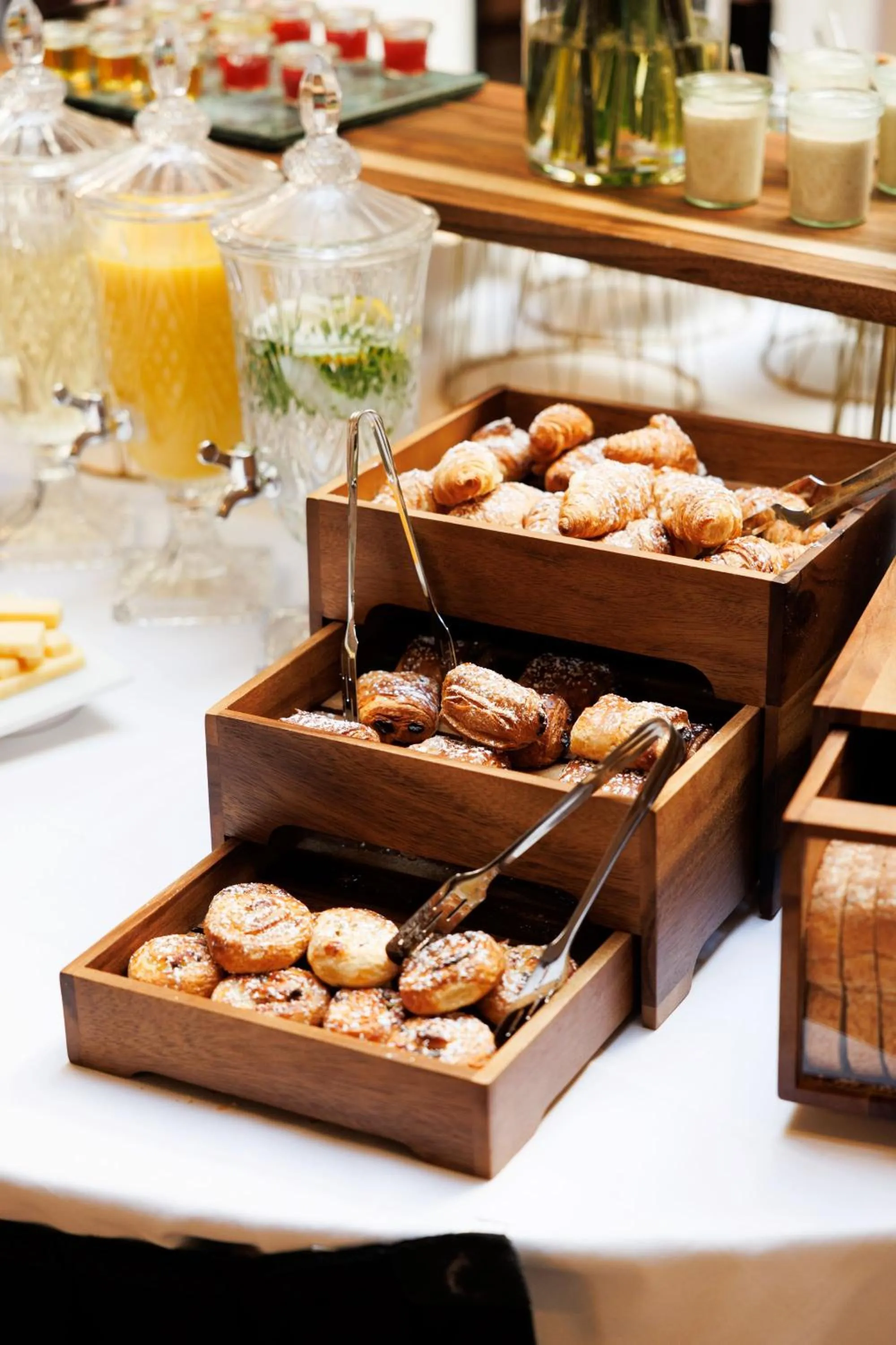 Restaurant/places to eat in Buswells Hotel