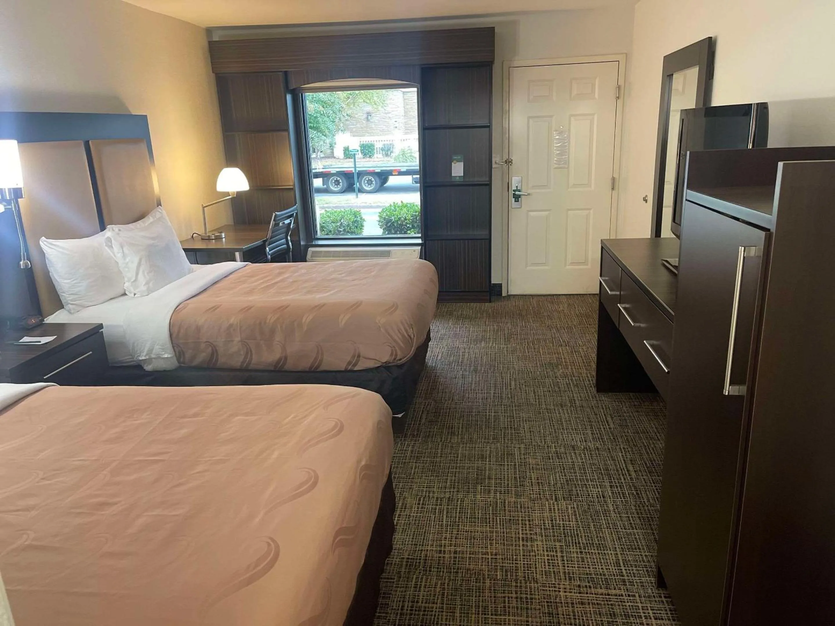 Bedroom, Bed in Quality Inn Dalton Central