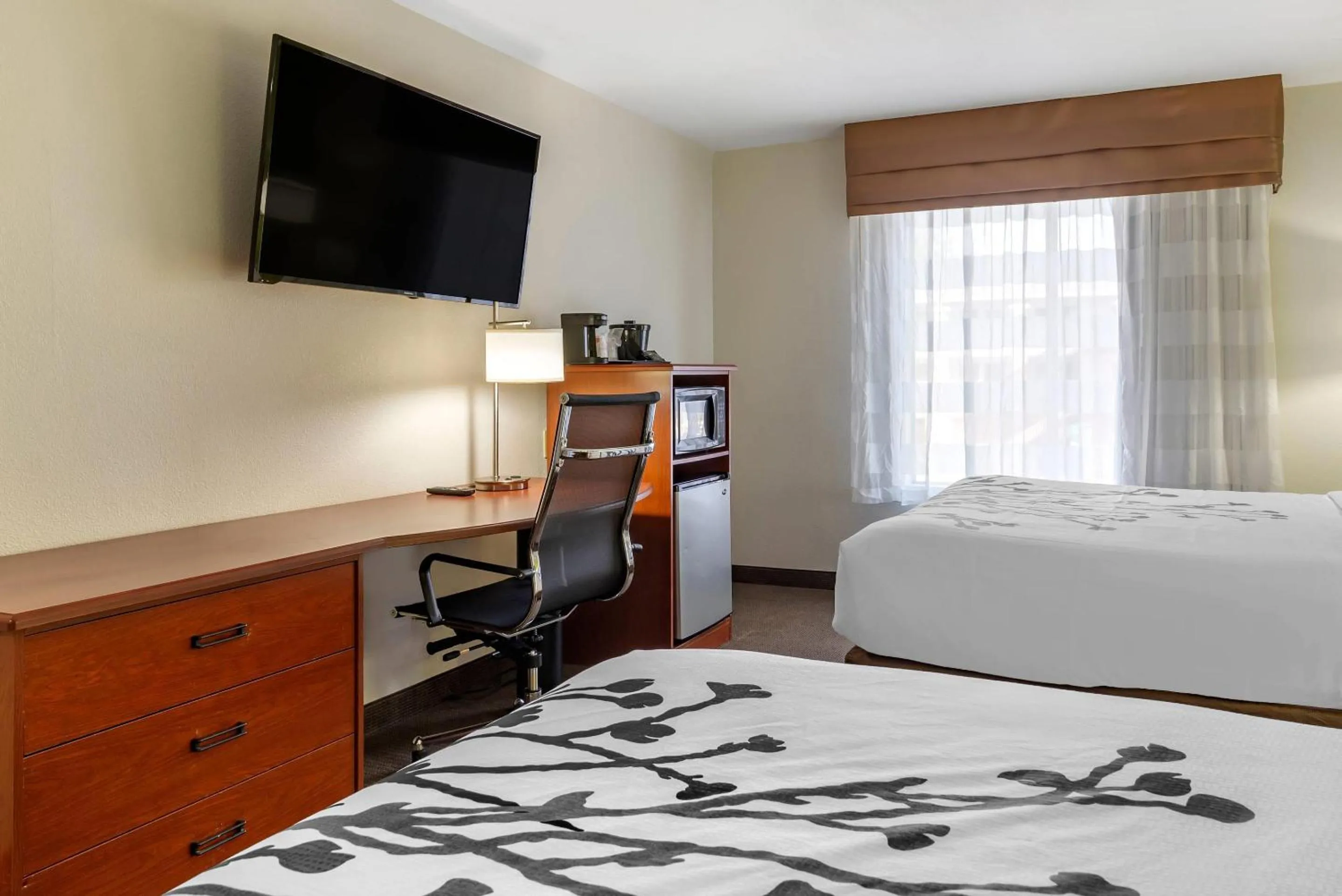Bedroom, Bed in Sleep Inn & Suites Stockbridge Atlanta South