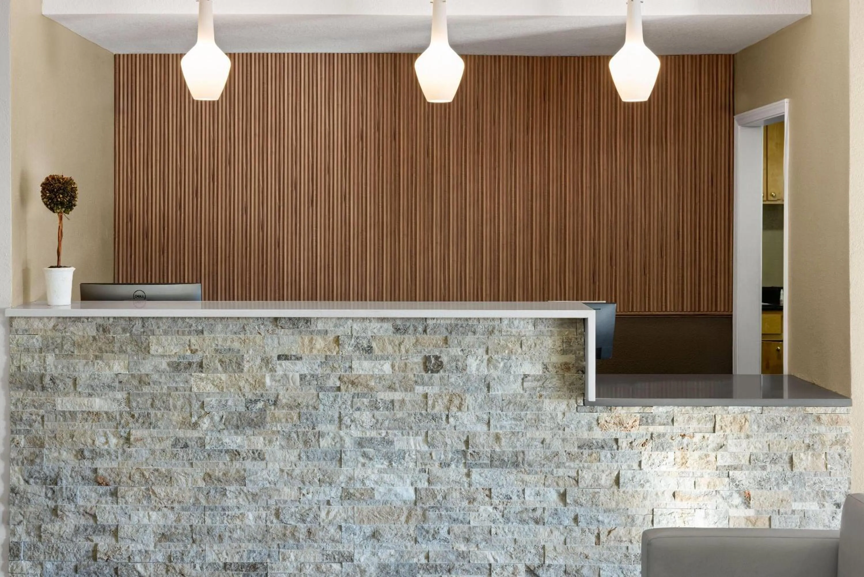 Lobby or reception in Wingate by Wyndham Kings Bay Naval Base I-95