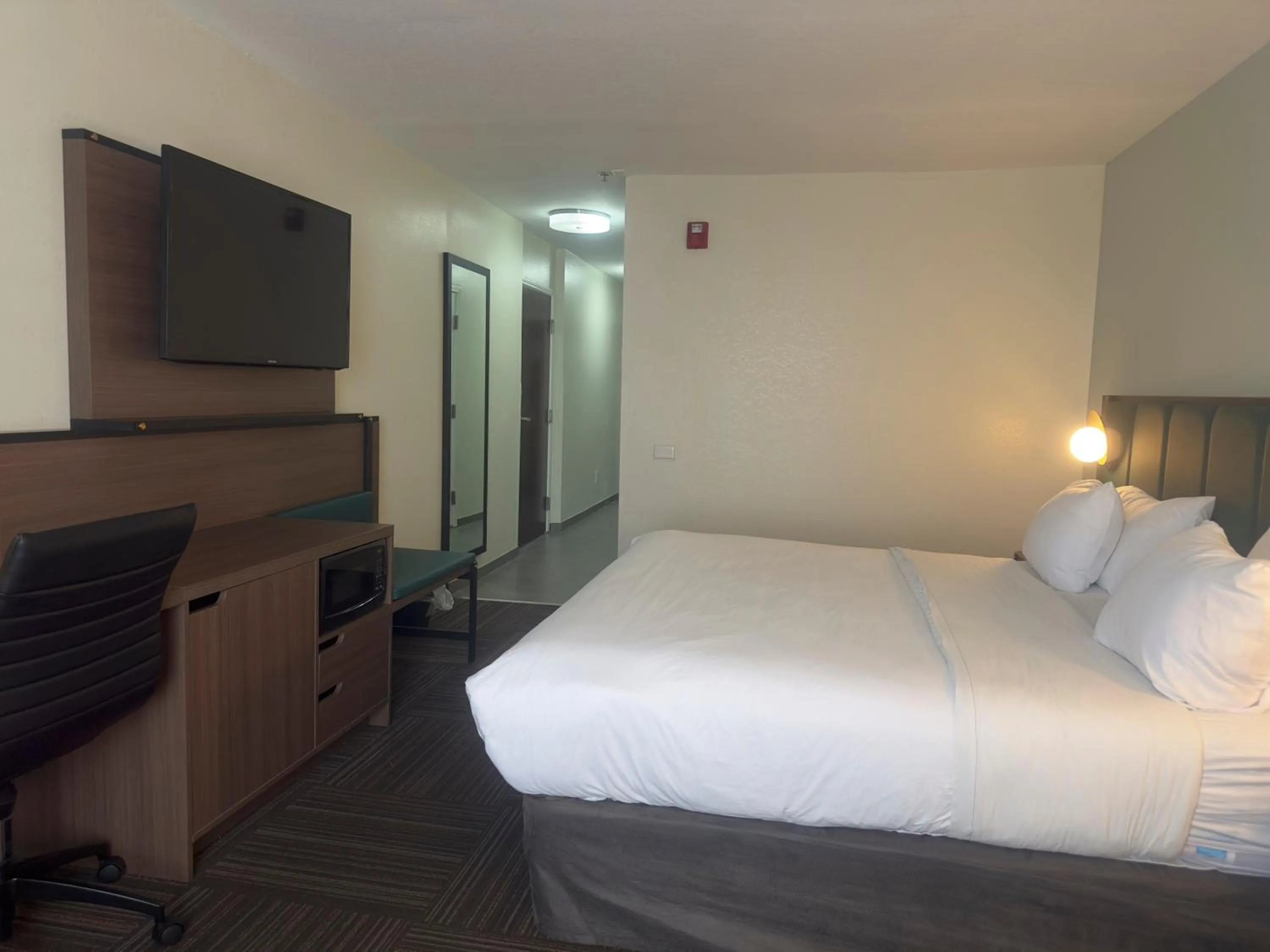 Guests, Bed in Wingate by Wyndham Kings Bay Naval Base I-95