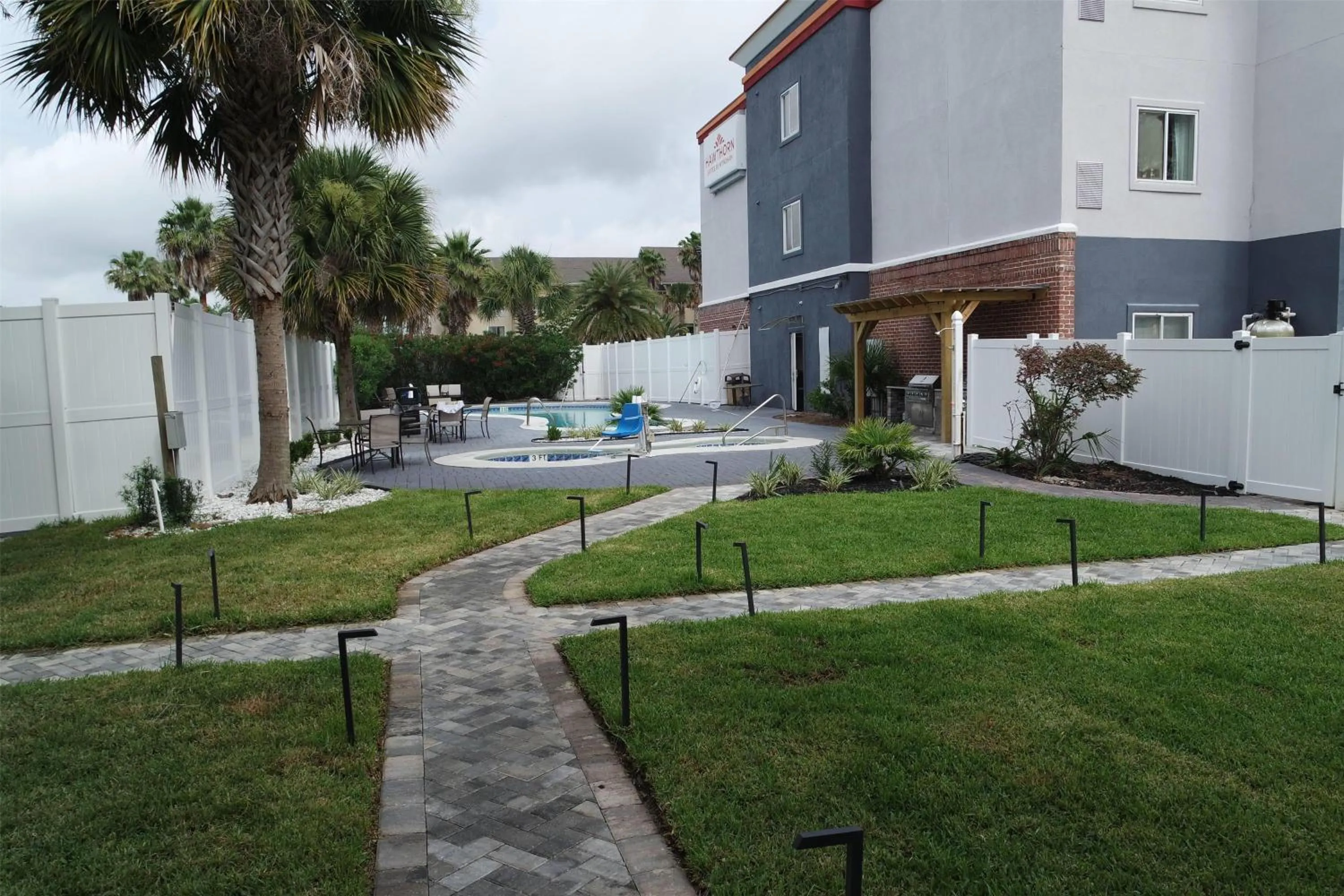 Pool view in Wingate by Wyndham Kings Bay Naval Base I-95