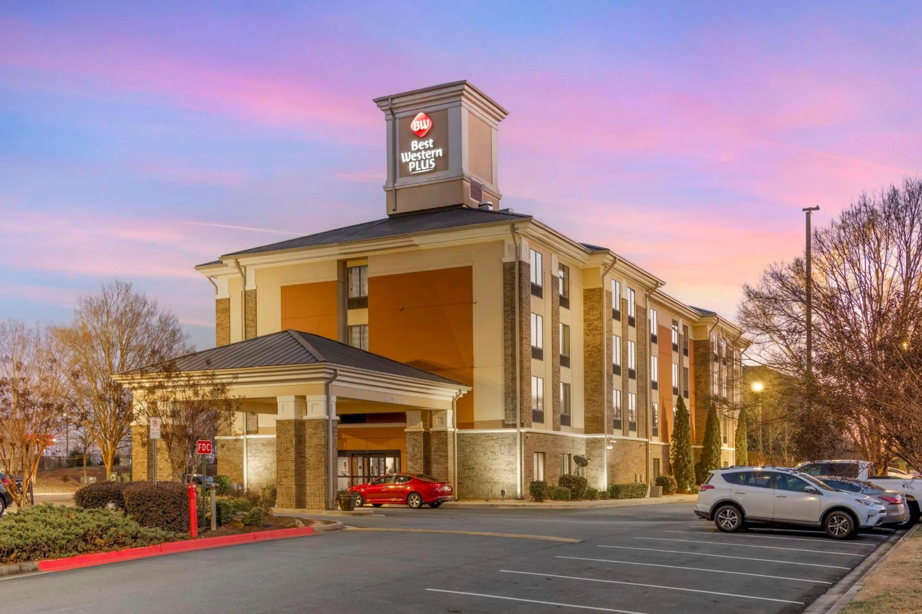 Property building in Best Western Plus Fairburn Atlanta Southwest