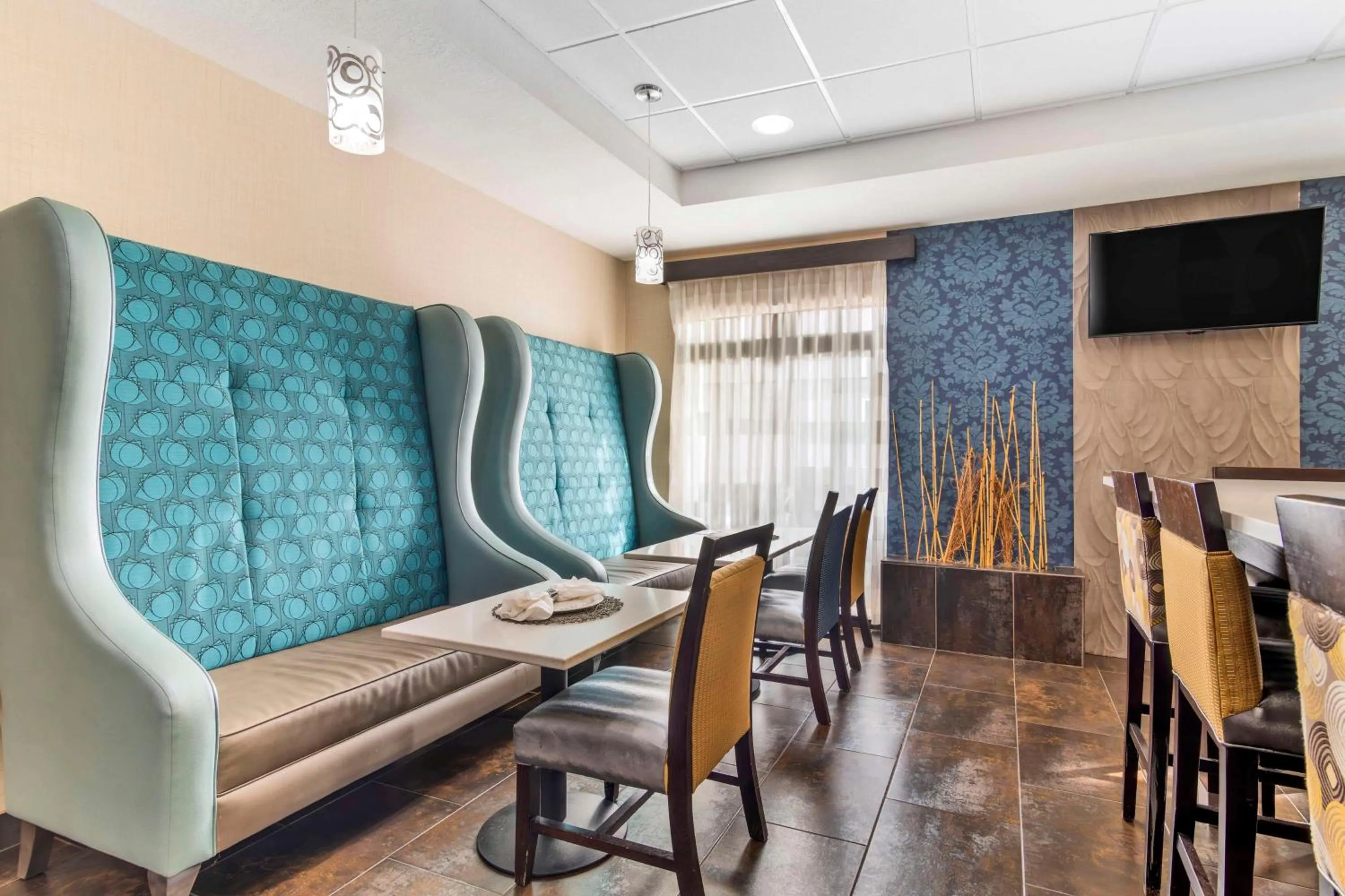 Breakfast in Best Western Plus Fairburn Atlanta Southwest