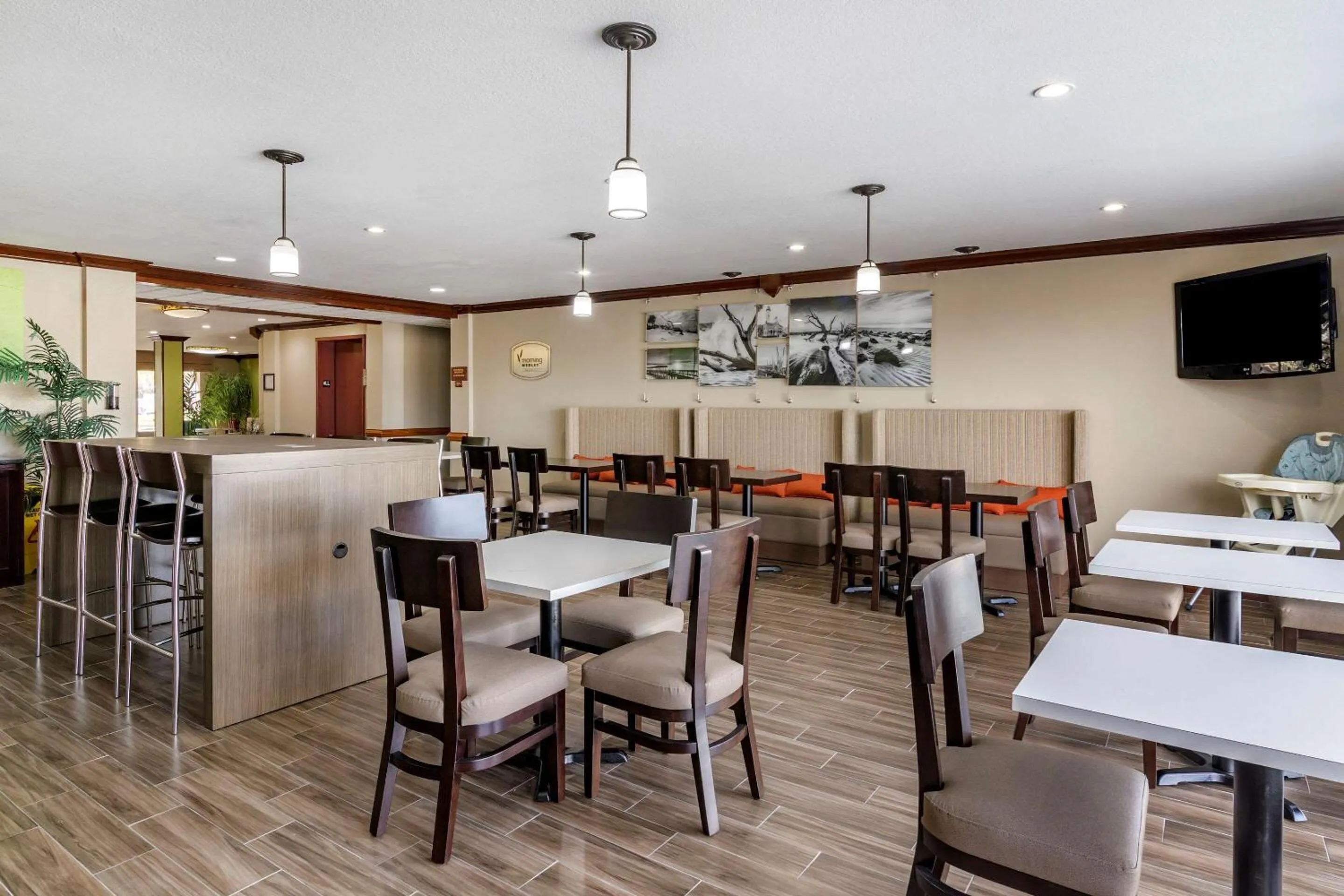 Restaurant/places to eat in Sleep Inn & Suites Brunswick North
