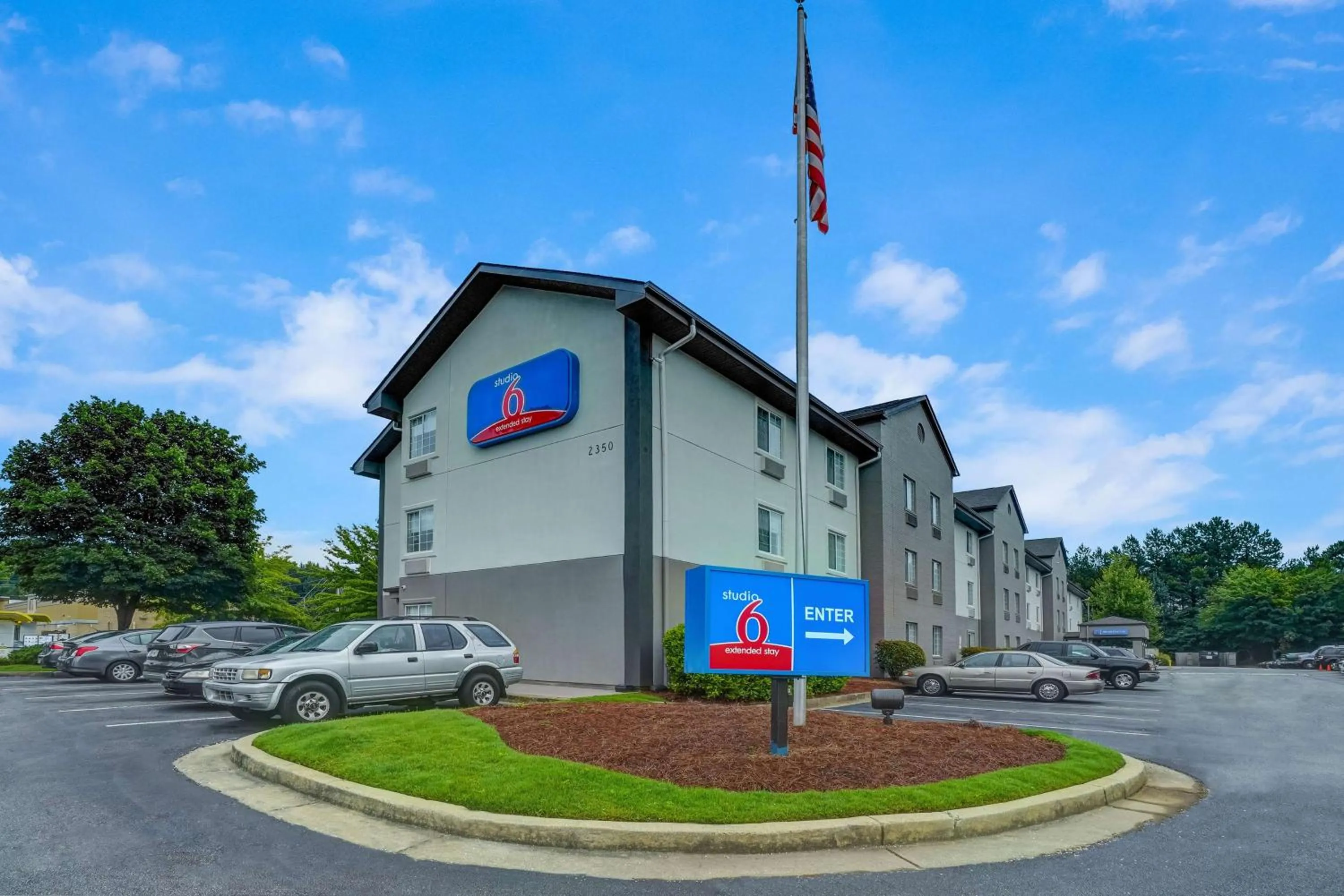 Property building in Studio 6 Duluth GA Near Gas South District