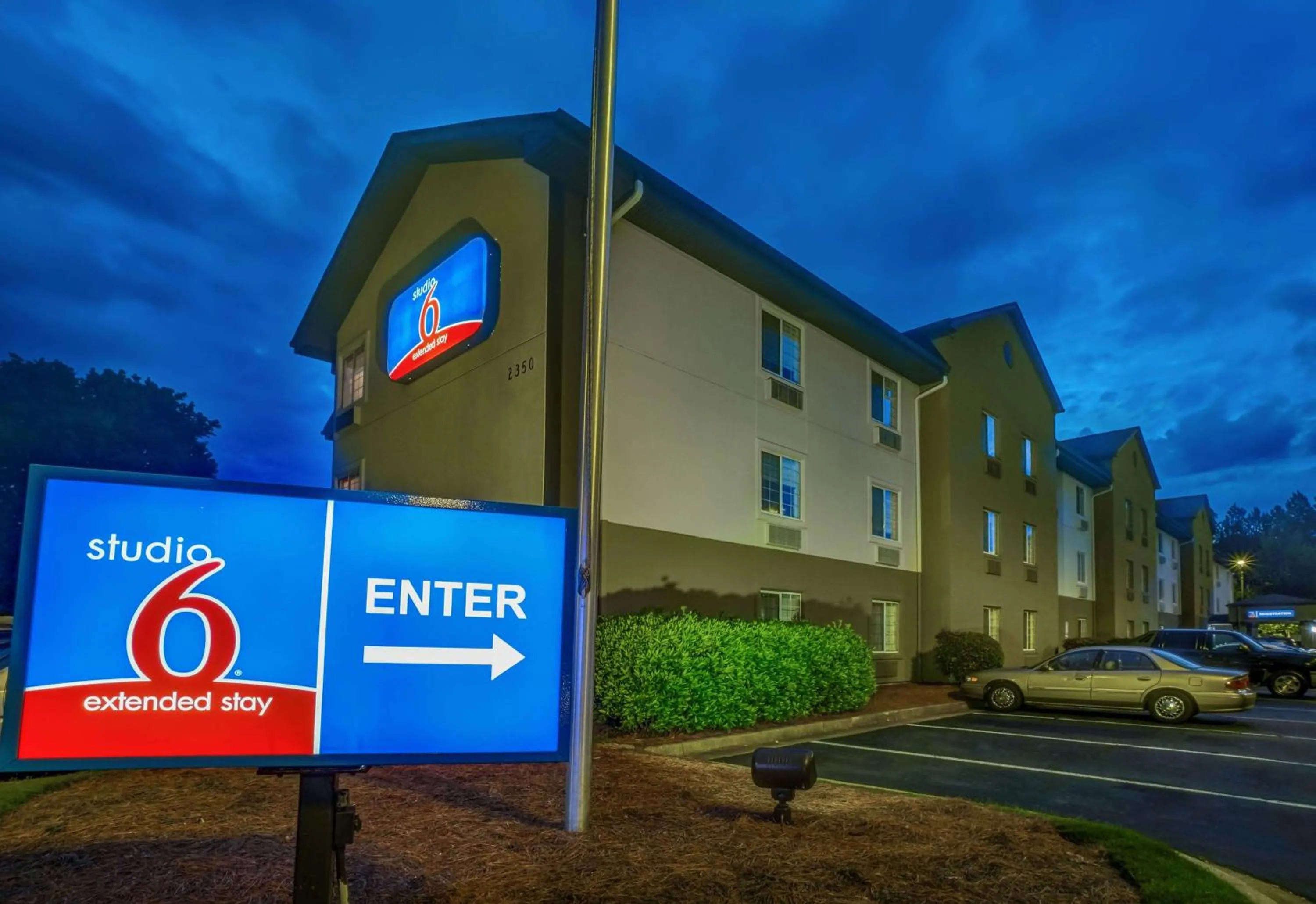 Property building in Studio 6 Duluth GA Near Gas South District