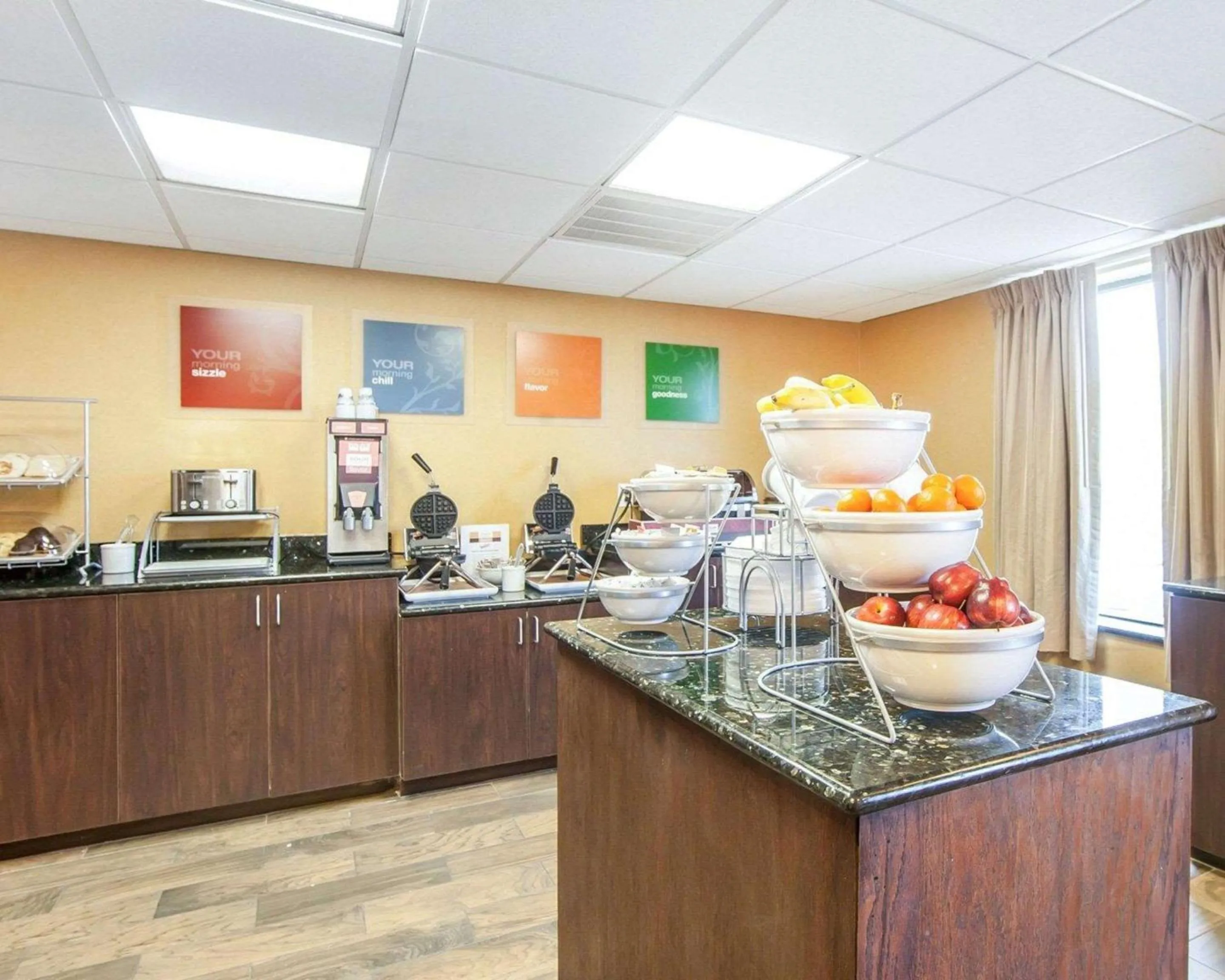 Restaurant/places to eat in Comfort Suites Rome