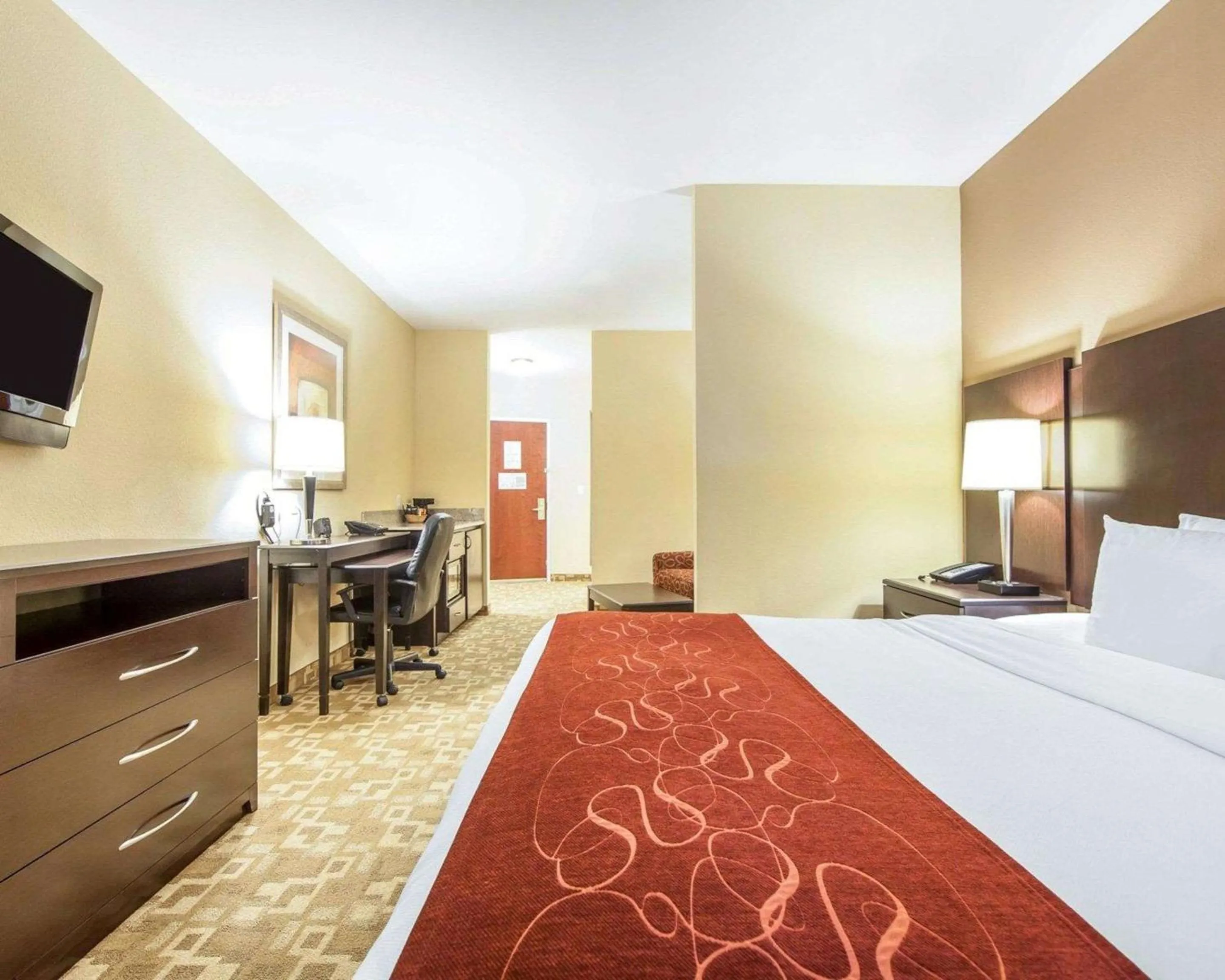 Photo of the whole room in Comfort Suites Rome