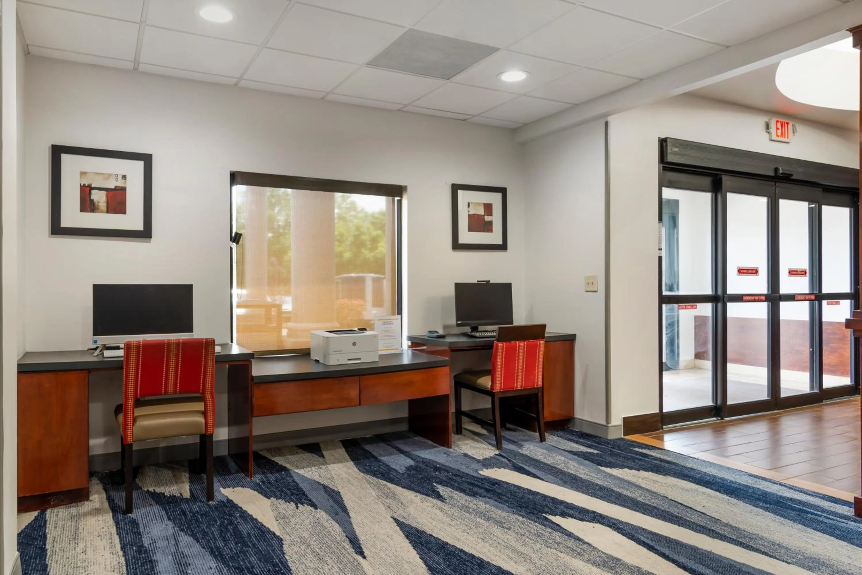 Business facilities in Comfort Suites Atlanta Airport