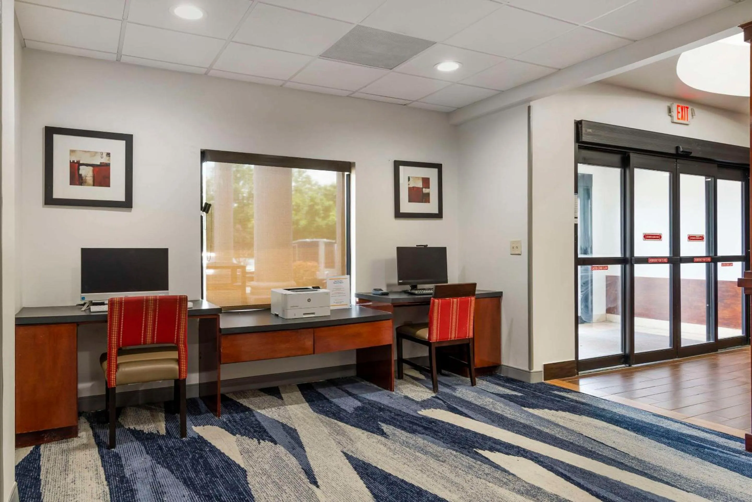 Business facilities in Comfort Suites Atlanta Airport