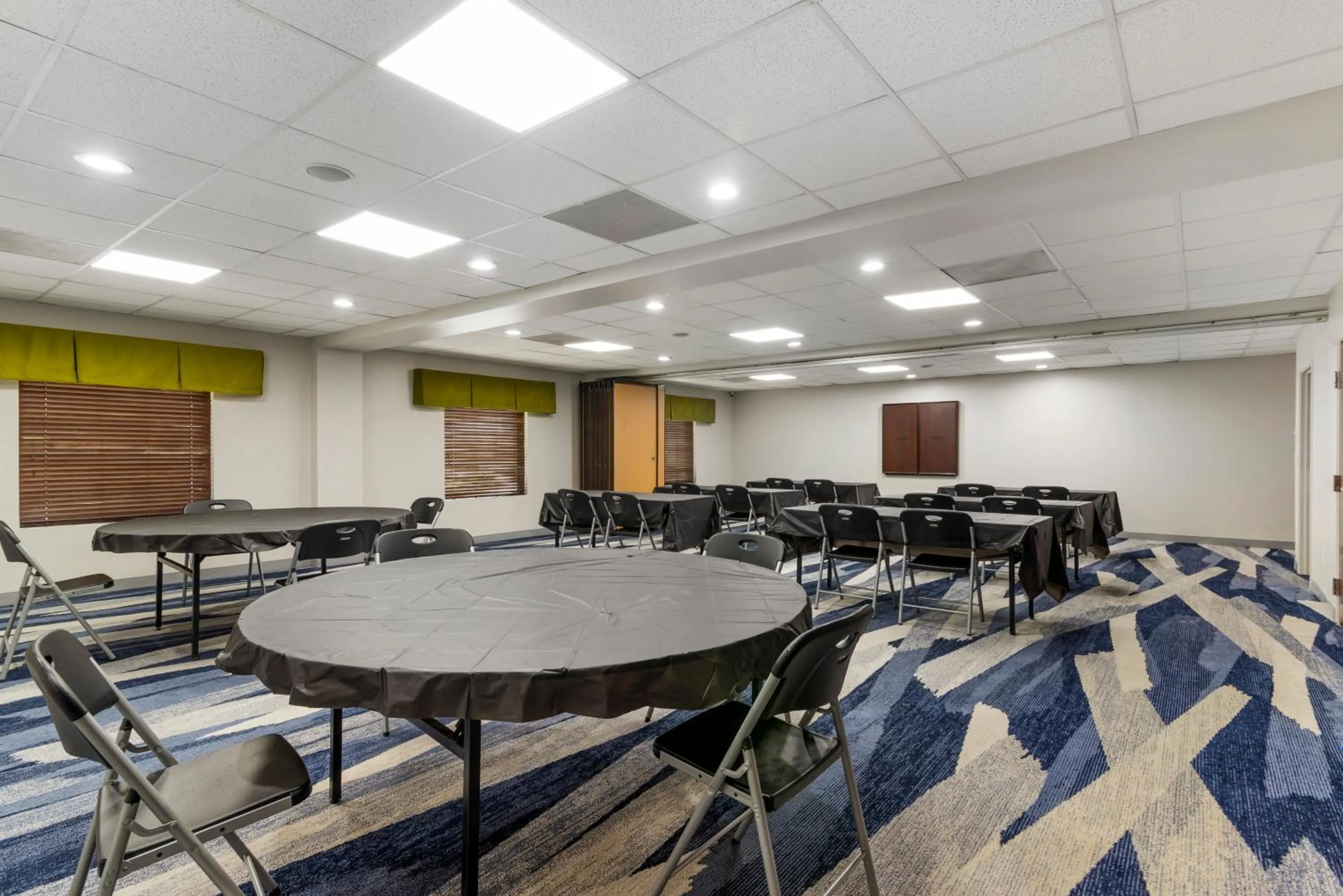 Meeting/conference room in Comfort Suites Atlanta Airport