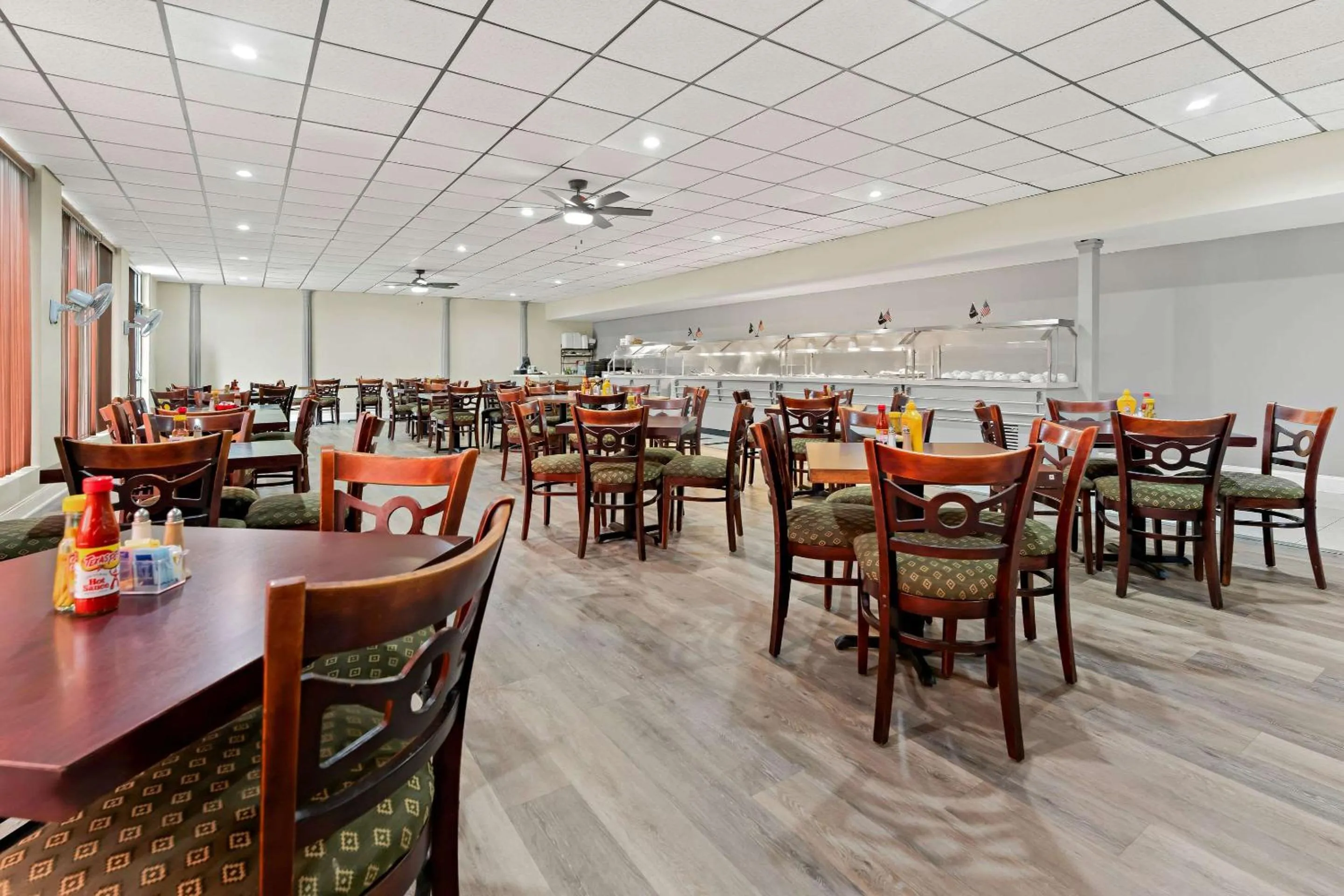 Restaurant/places to eat in Quality Inn Americus