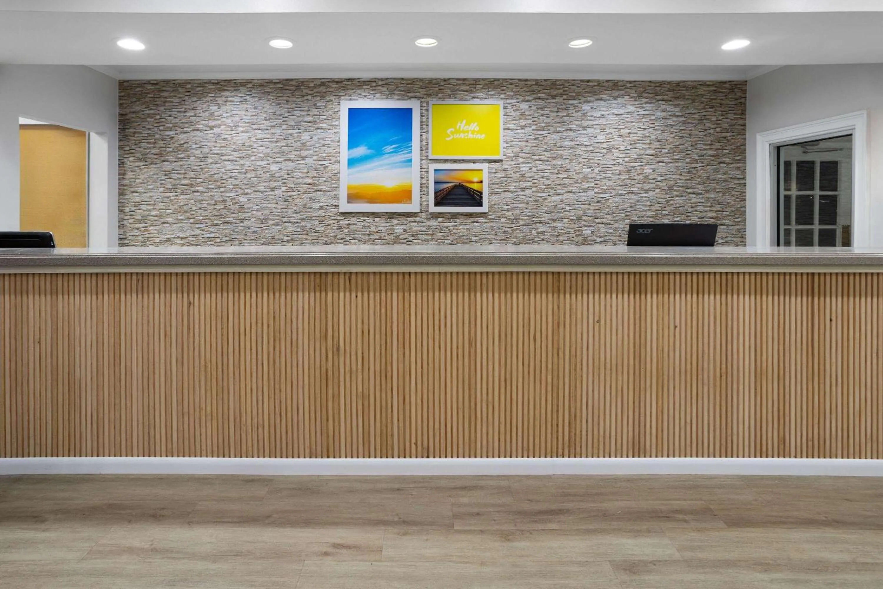Lobby or reception in Days Inn by Wyndham Hinesville Near Fort Stewart, Newly Renovated, Free Hot Breakfast, Restaurant and Bar