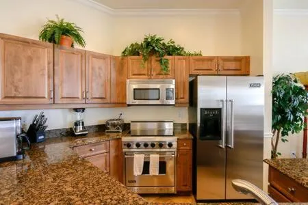 Grand Marina Suite -Waterfront Condo