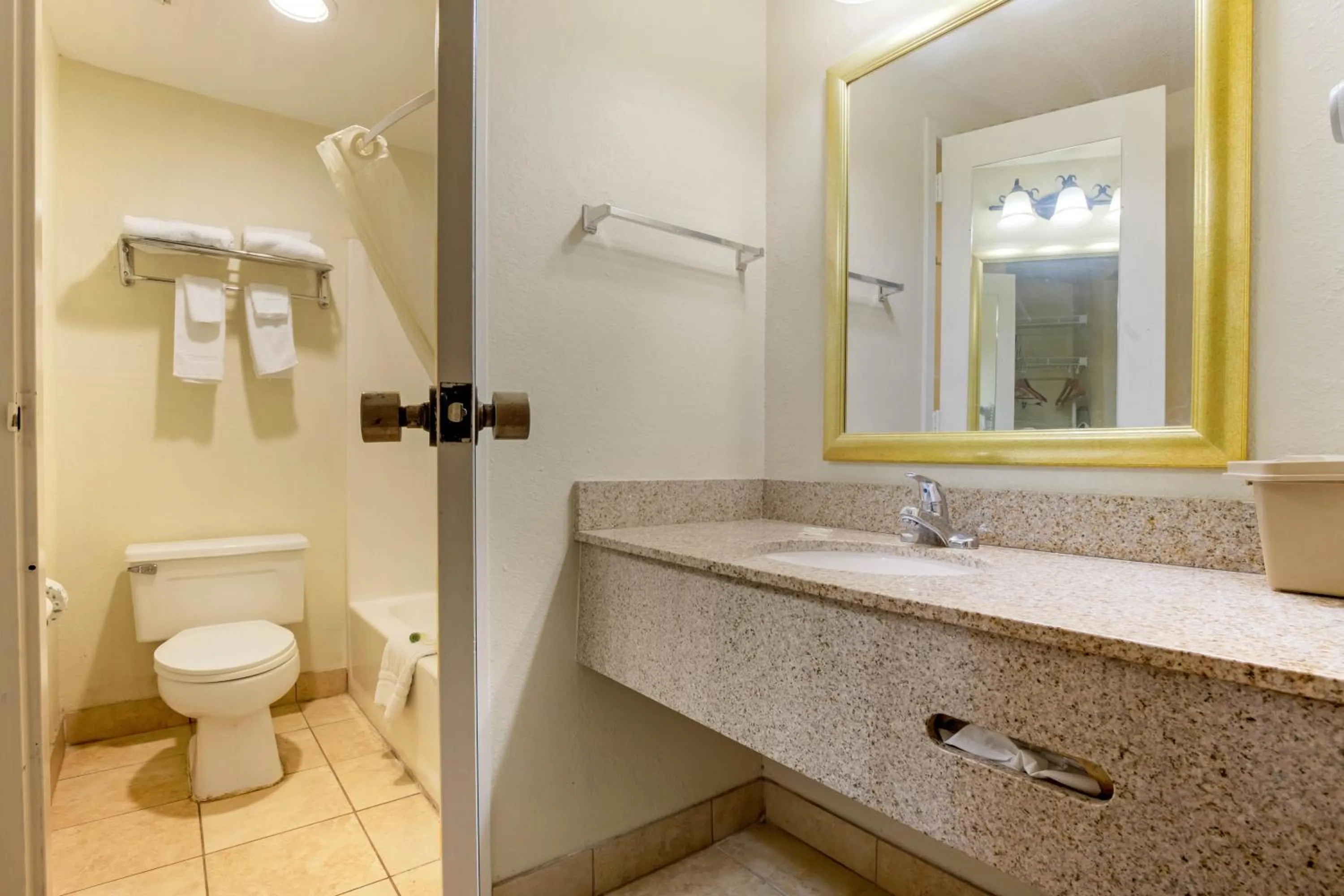 Bathroom in Value Stay Warner Robins