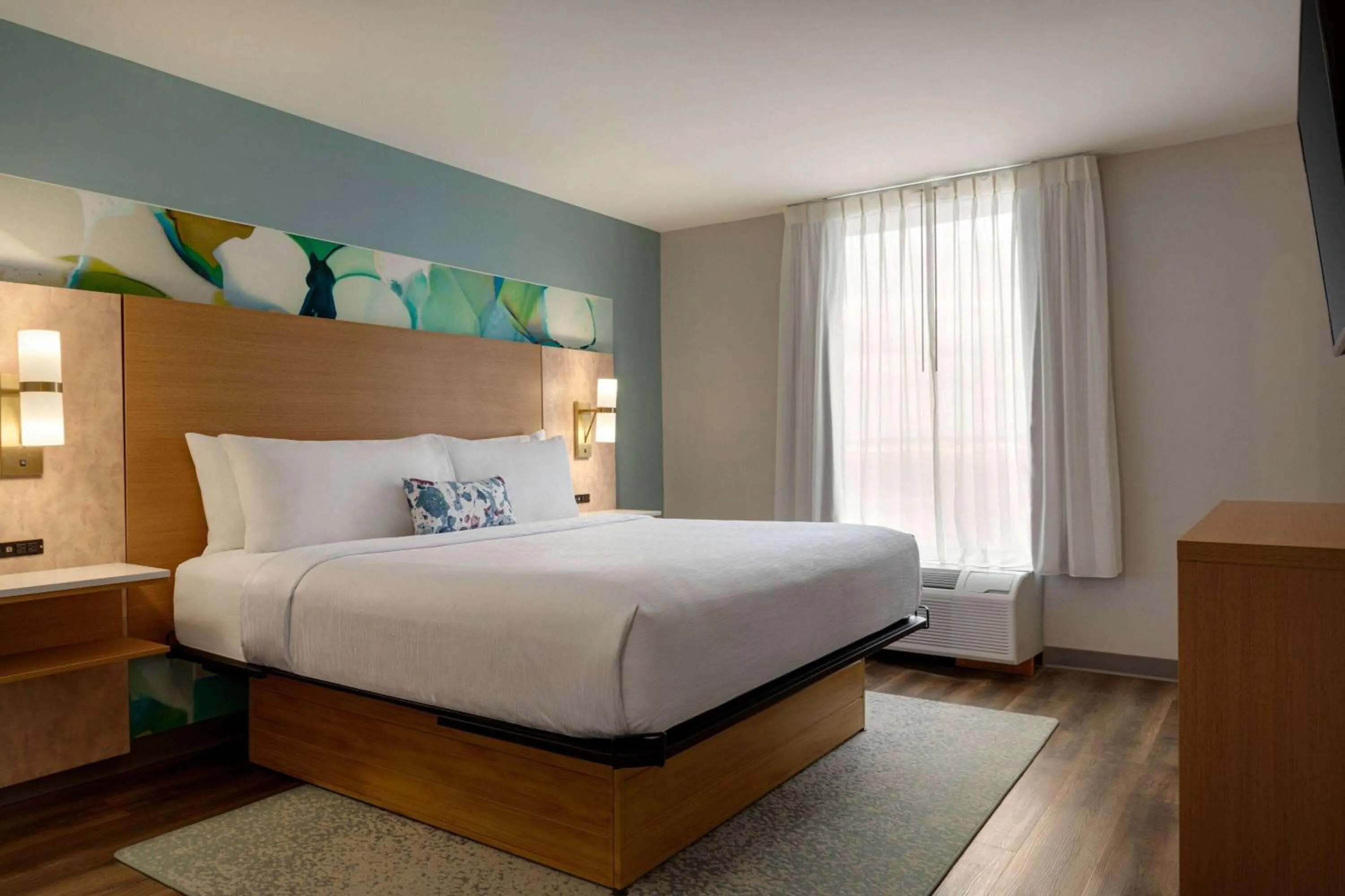 Photo of the whole room, Bed in Wyndham Garden Atlanta Airport