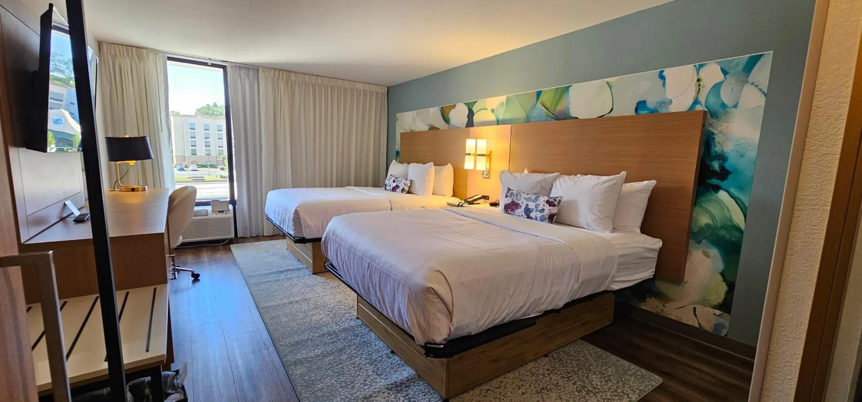 Bed in Wyndham Garden Atlanta Airport