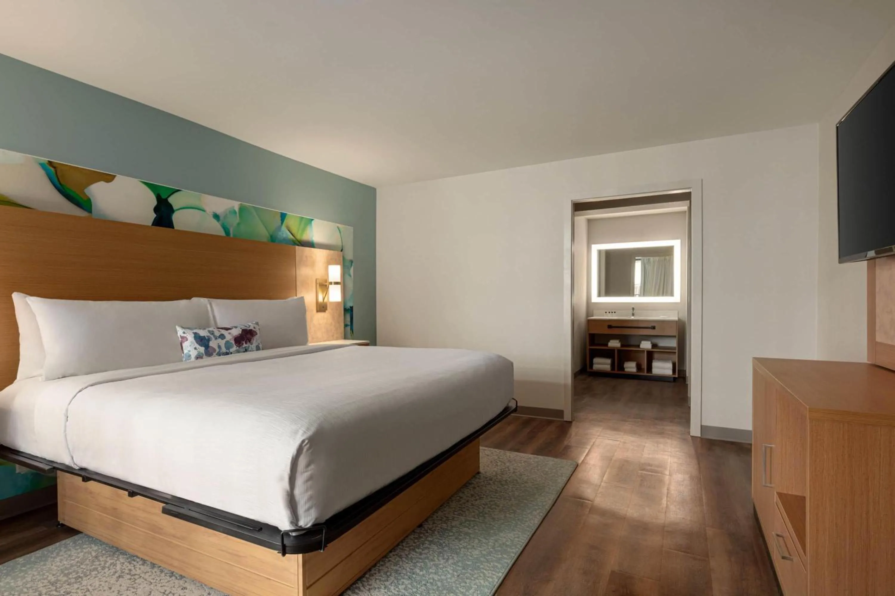 Photo of the whole room, Bed in Wyndham Garden Atlanta Airport