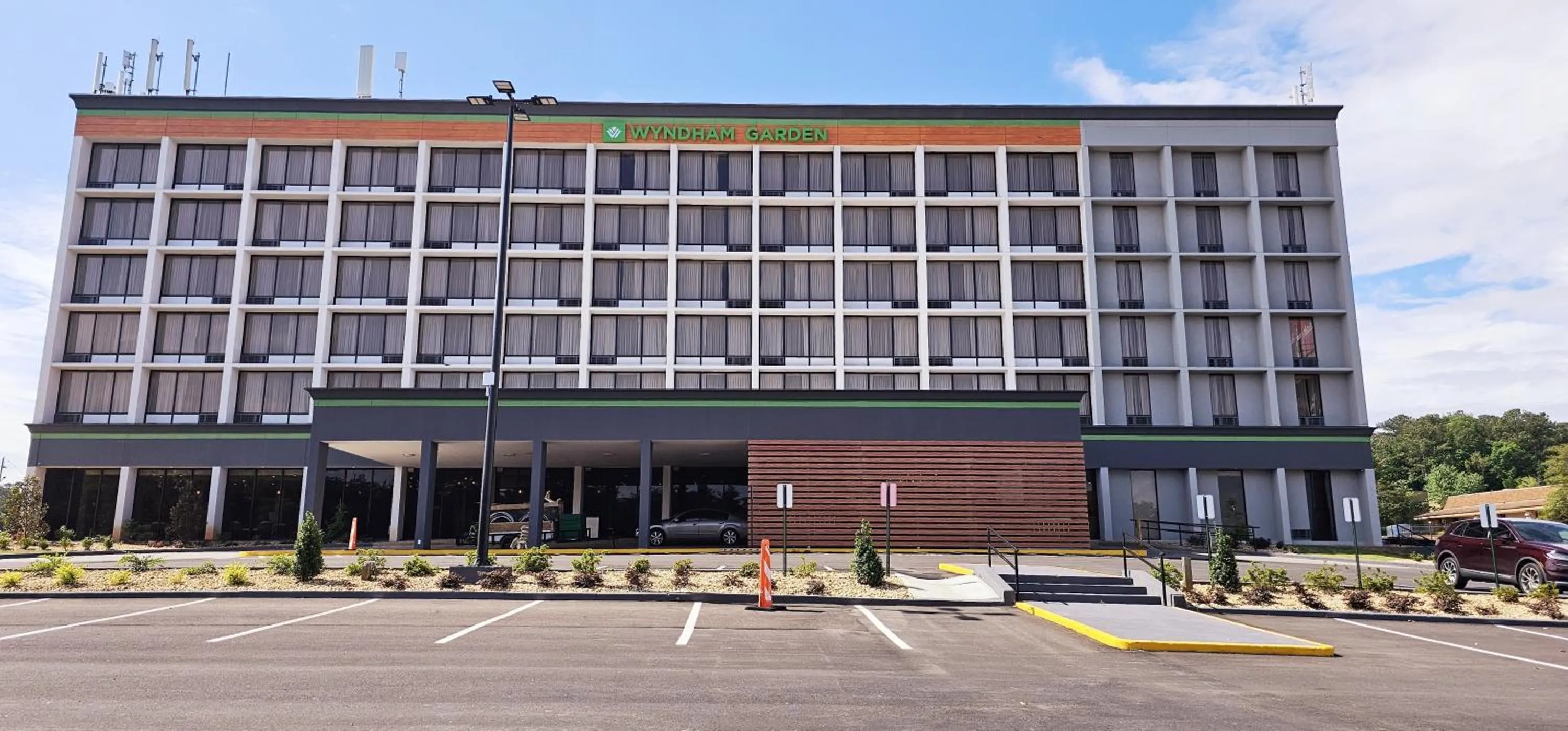 Property building in Wyndham Garden Atlanta Airport