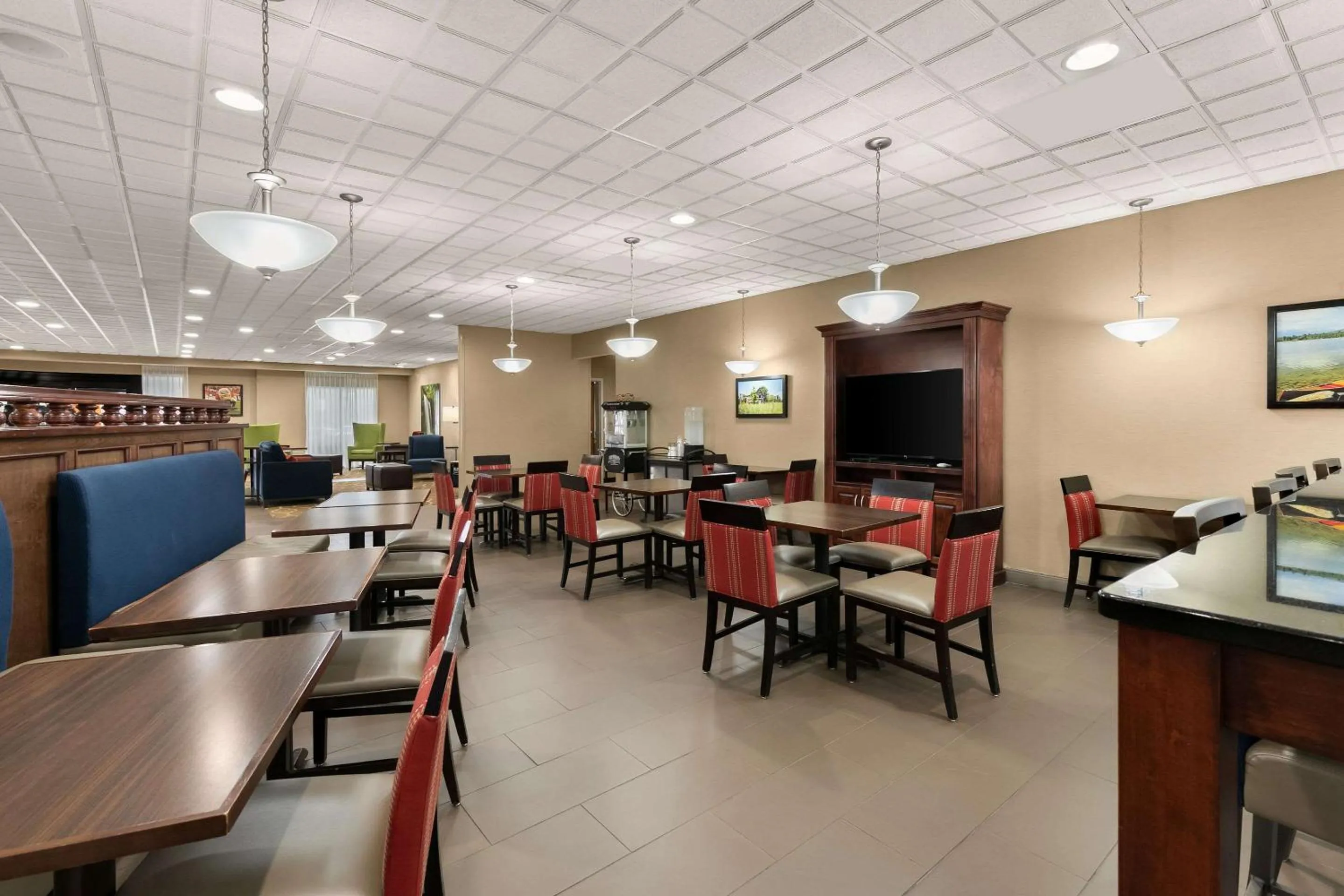 Breakfast in Comfort Suites Commerce