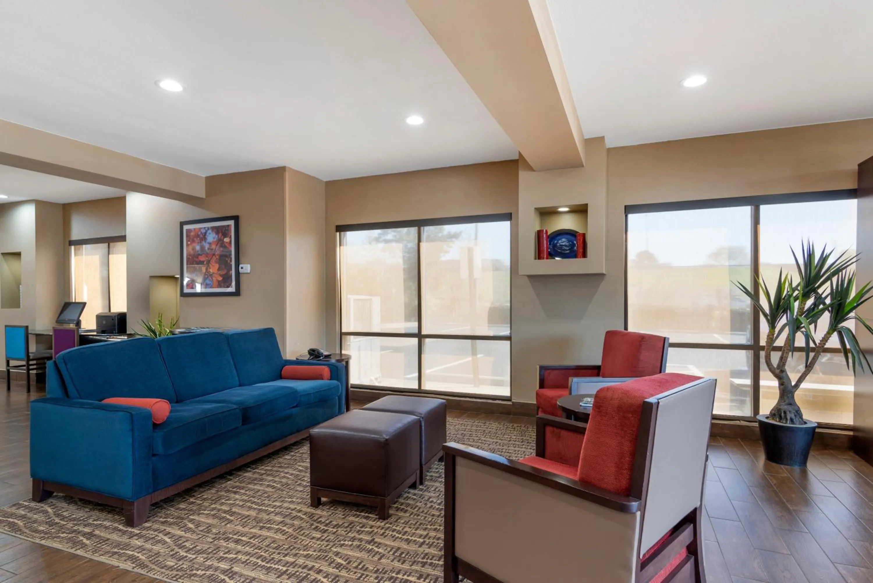 Lobby or reception in Comfort Suites Locust Grove Atlanta South