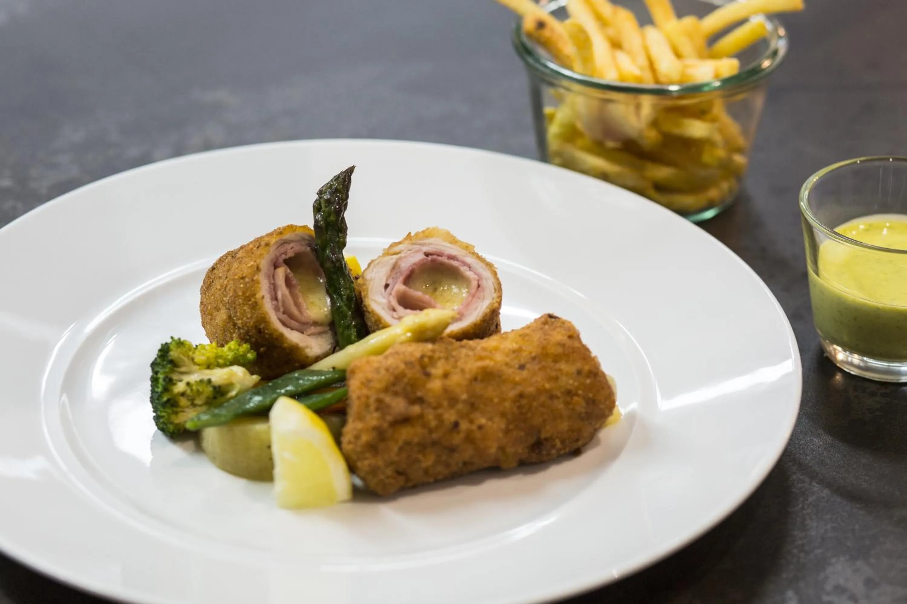 Food and drinks in Romantik Hotel Bären Dürrenroth