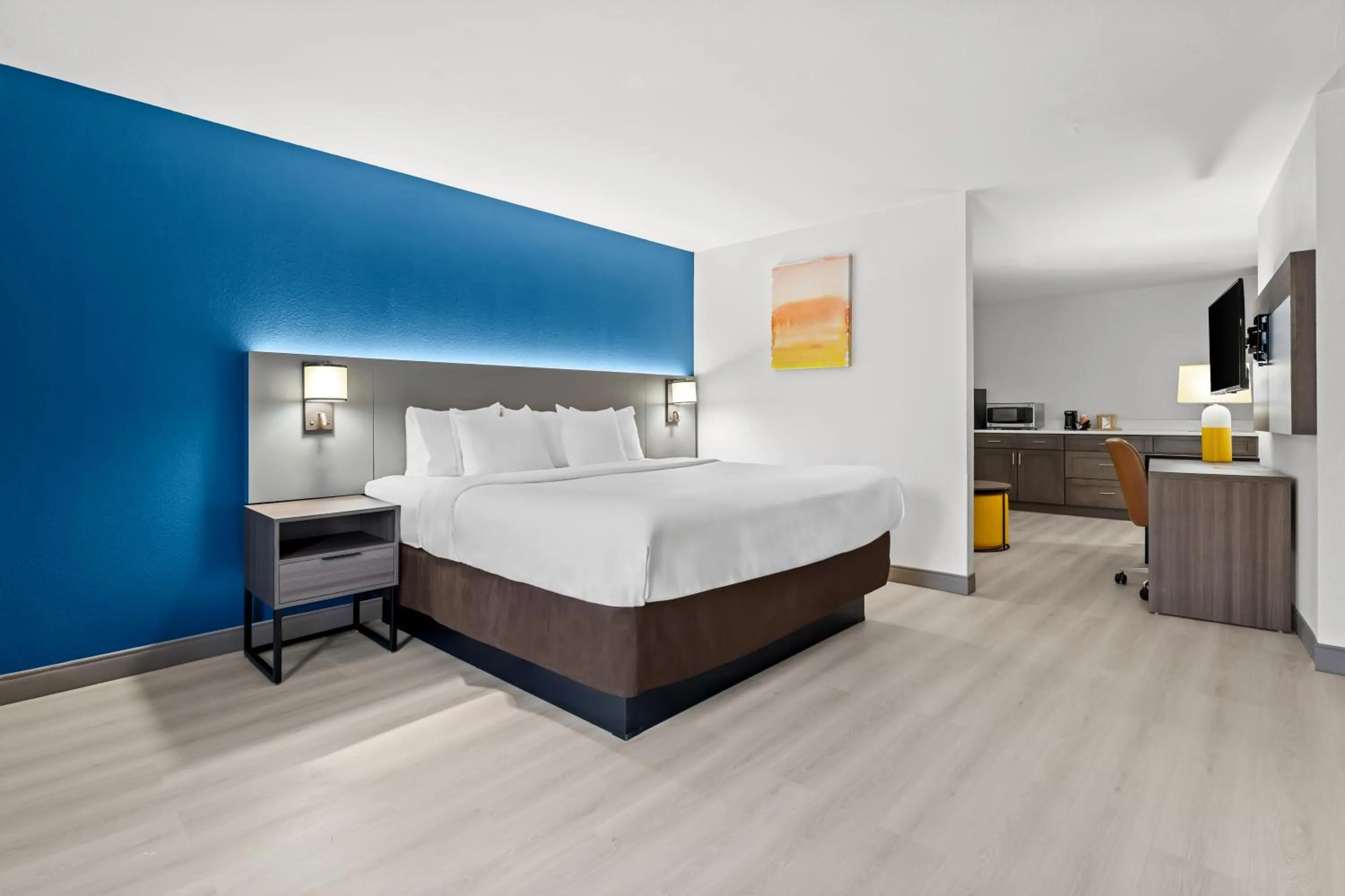 Bed in Comfort Inn & Suites Perry National Fairgrounds Area