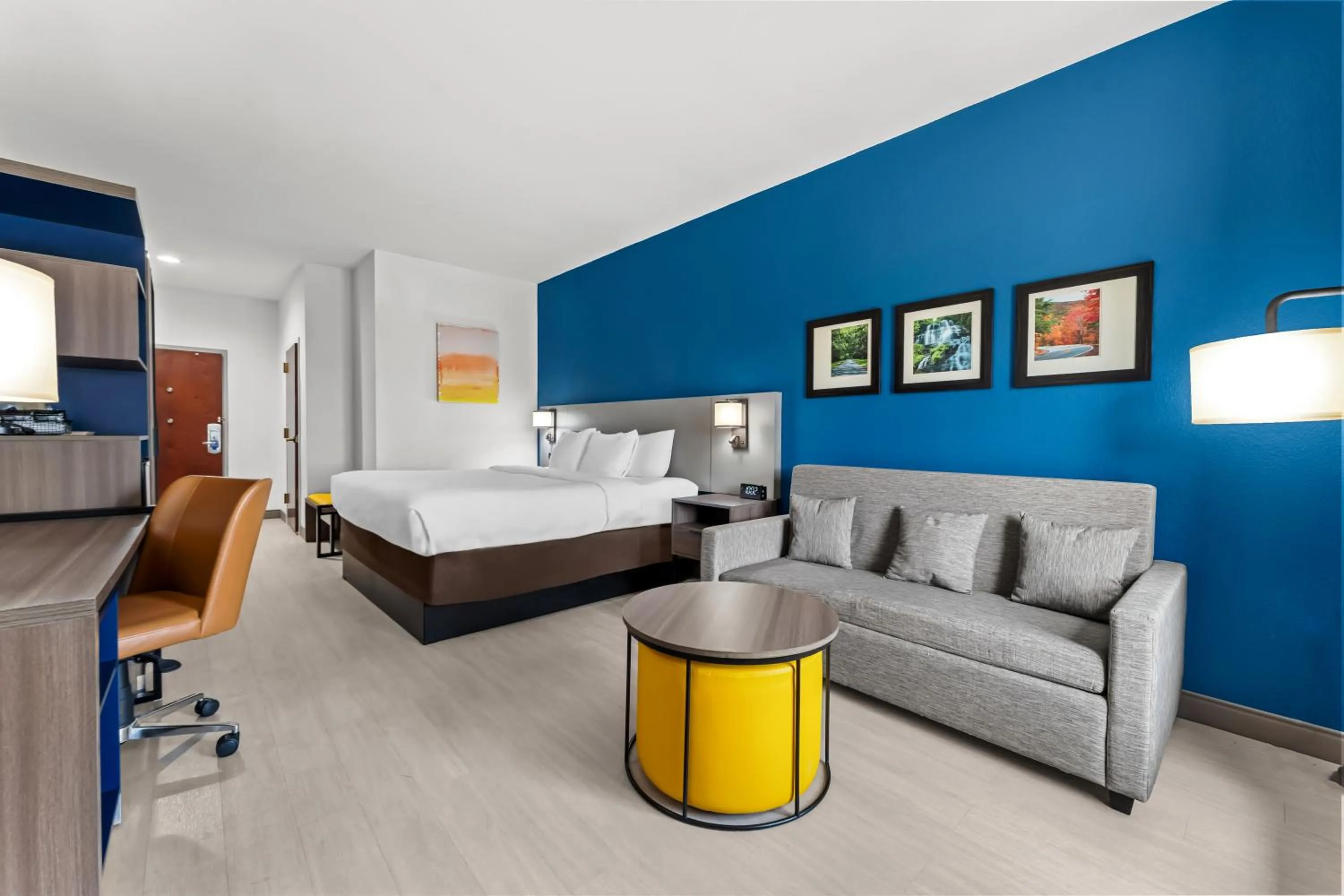 Bed in Comfort Inn & Suites Perry National Fairgrounds Area