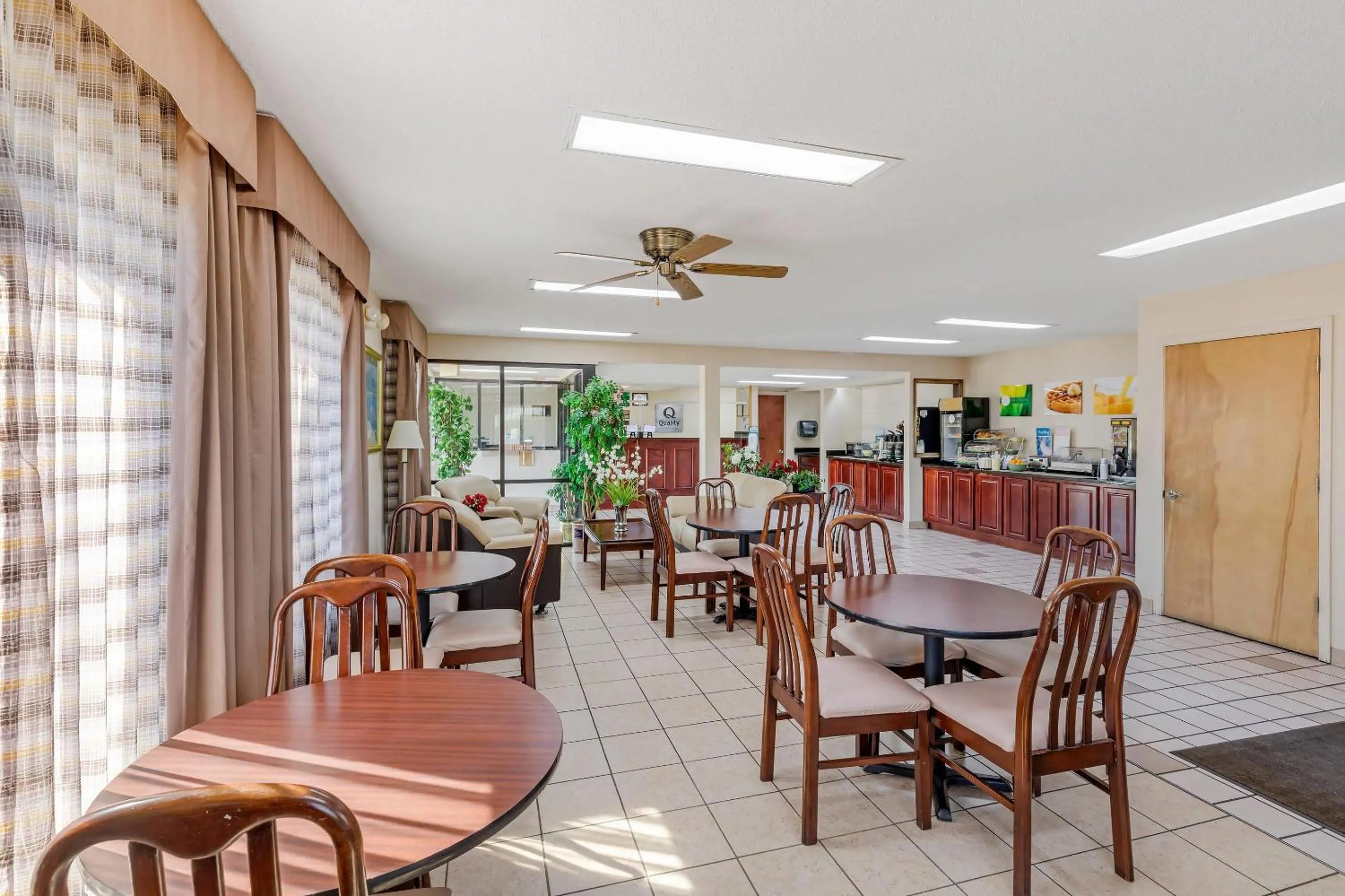 Breakfast in Quality Inn & Suites Stockbridge Atlanta South I-75