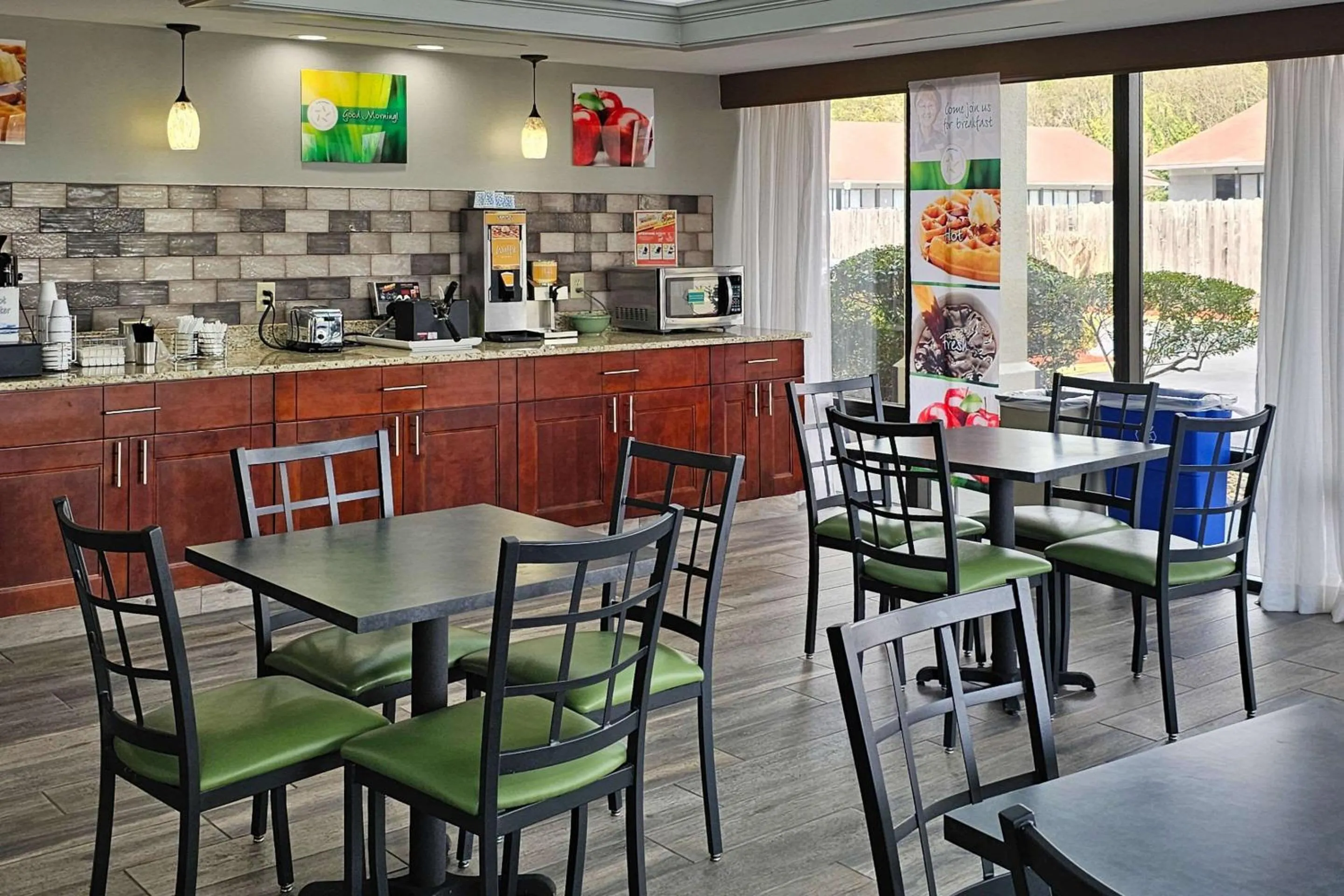 Breakfast in Quality Inn near Six Flags Douglasville