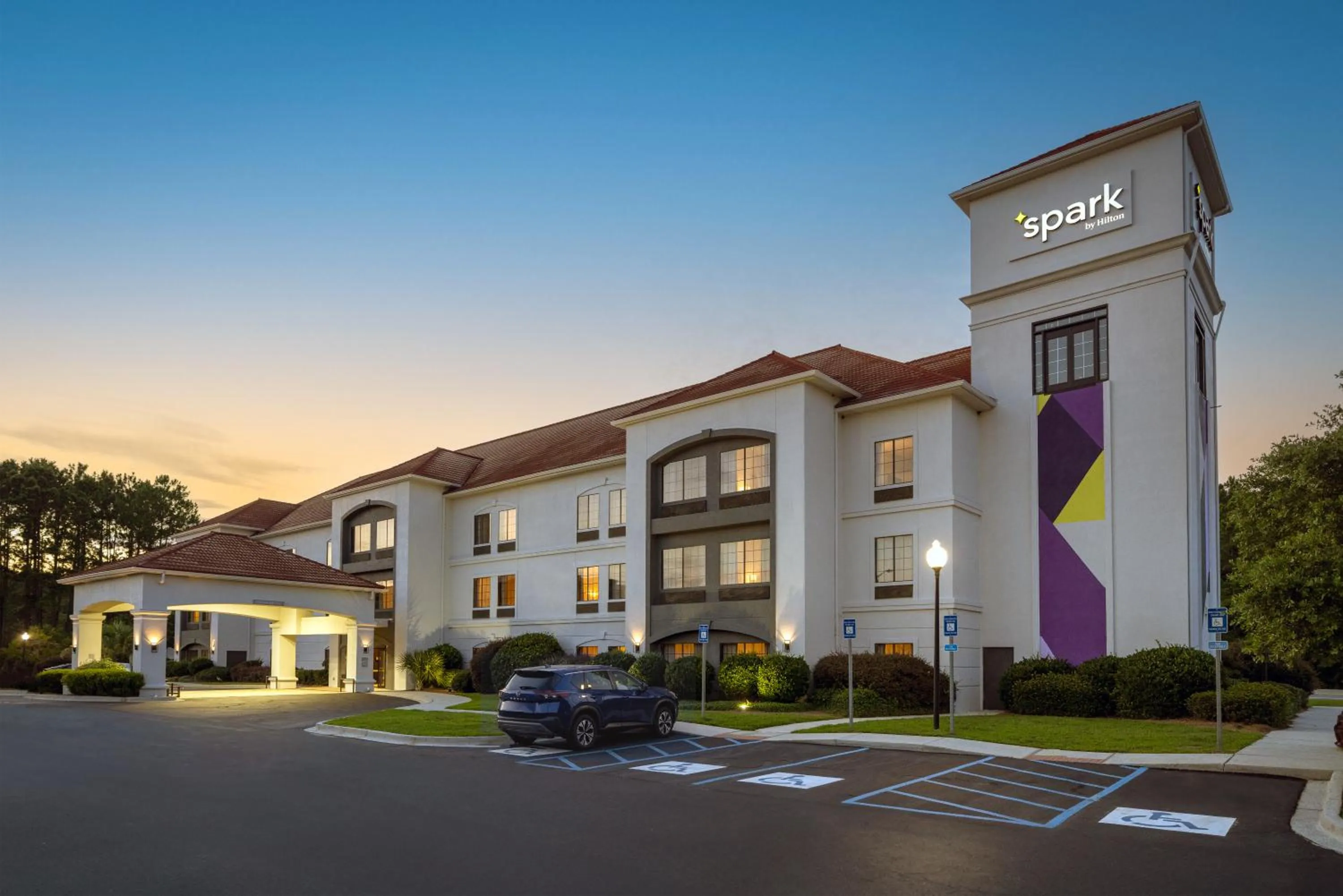 Property building in Spark by Hilton Savannah Airport