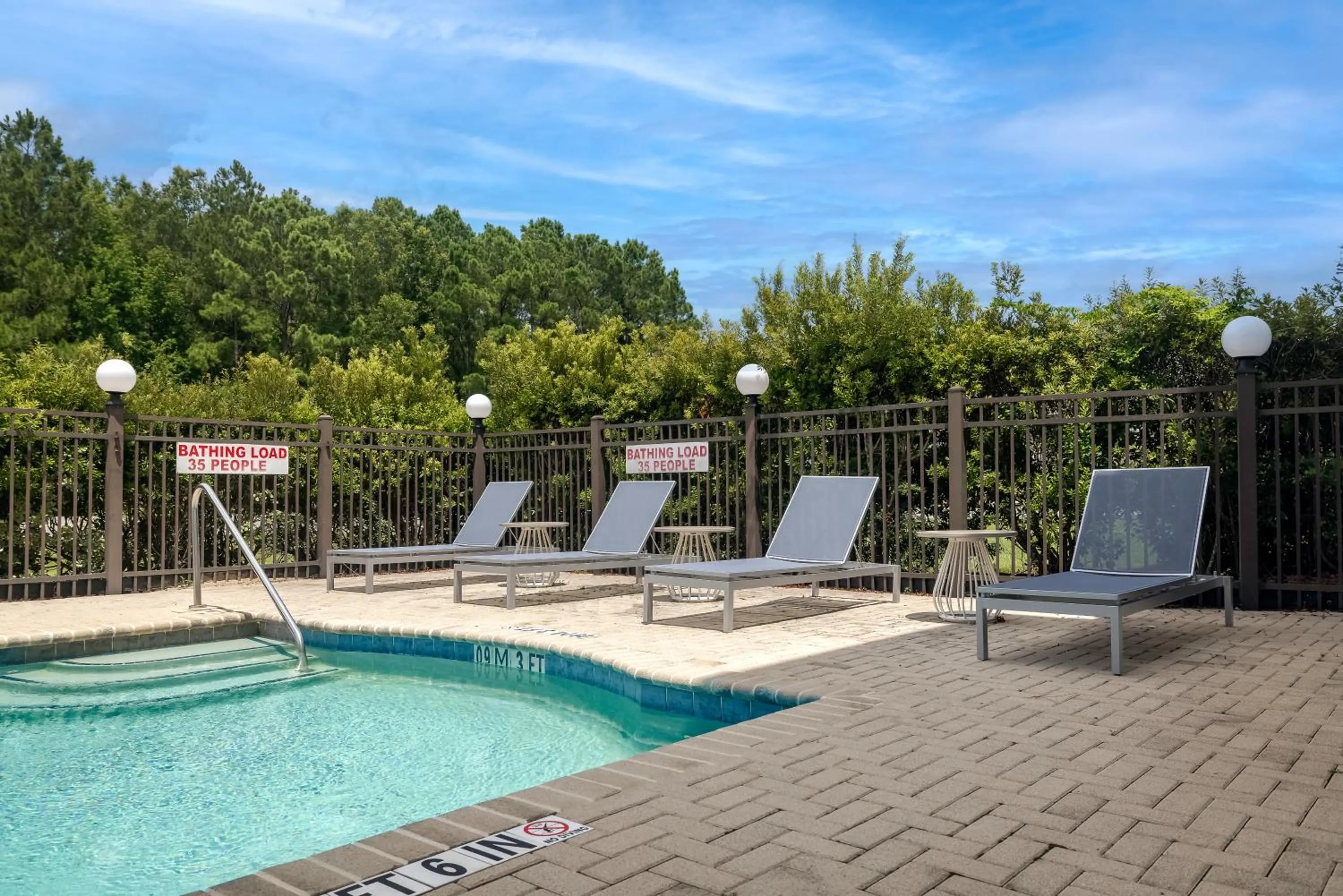 Swimming pool in Spark by Hilton Savannah Airport