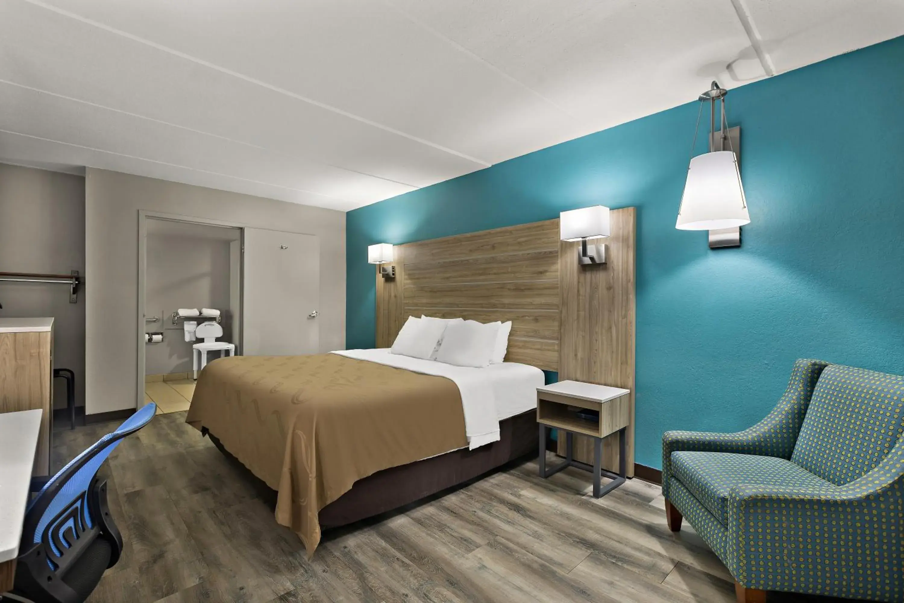 King Room - Accessible/Non-Smoking in Quality Inn & Suites Vidalia King Room - Accessible/Non-Smoking in Quality Inn & Suites Vidalia