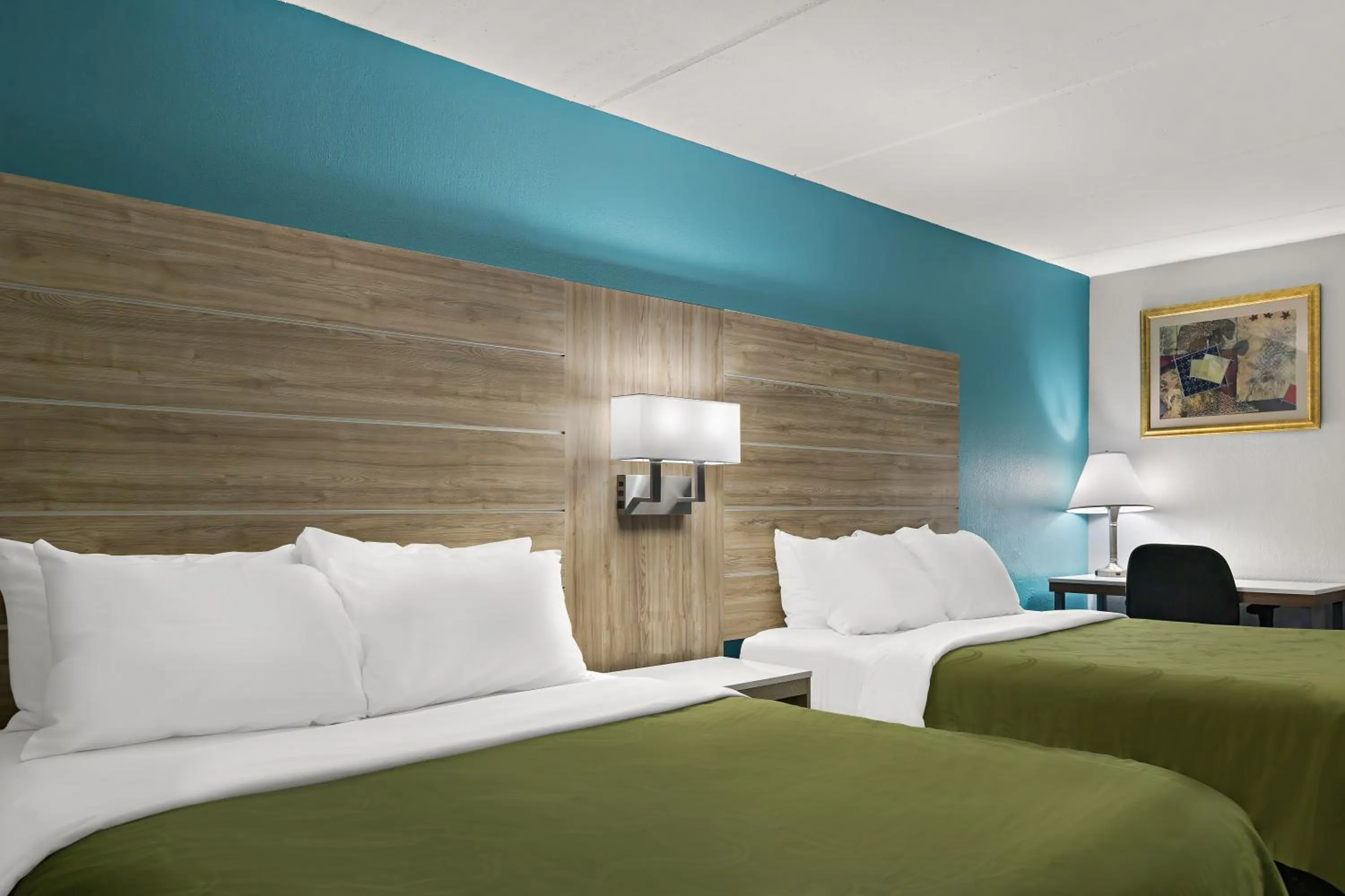 Bed in Quality Inn & Suites Vidalia