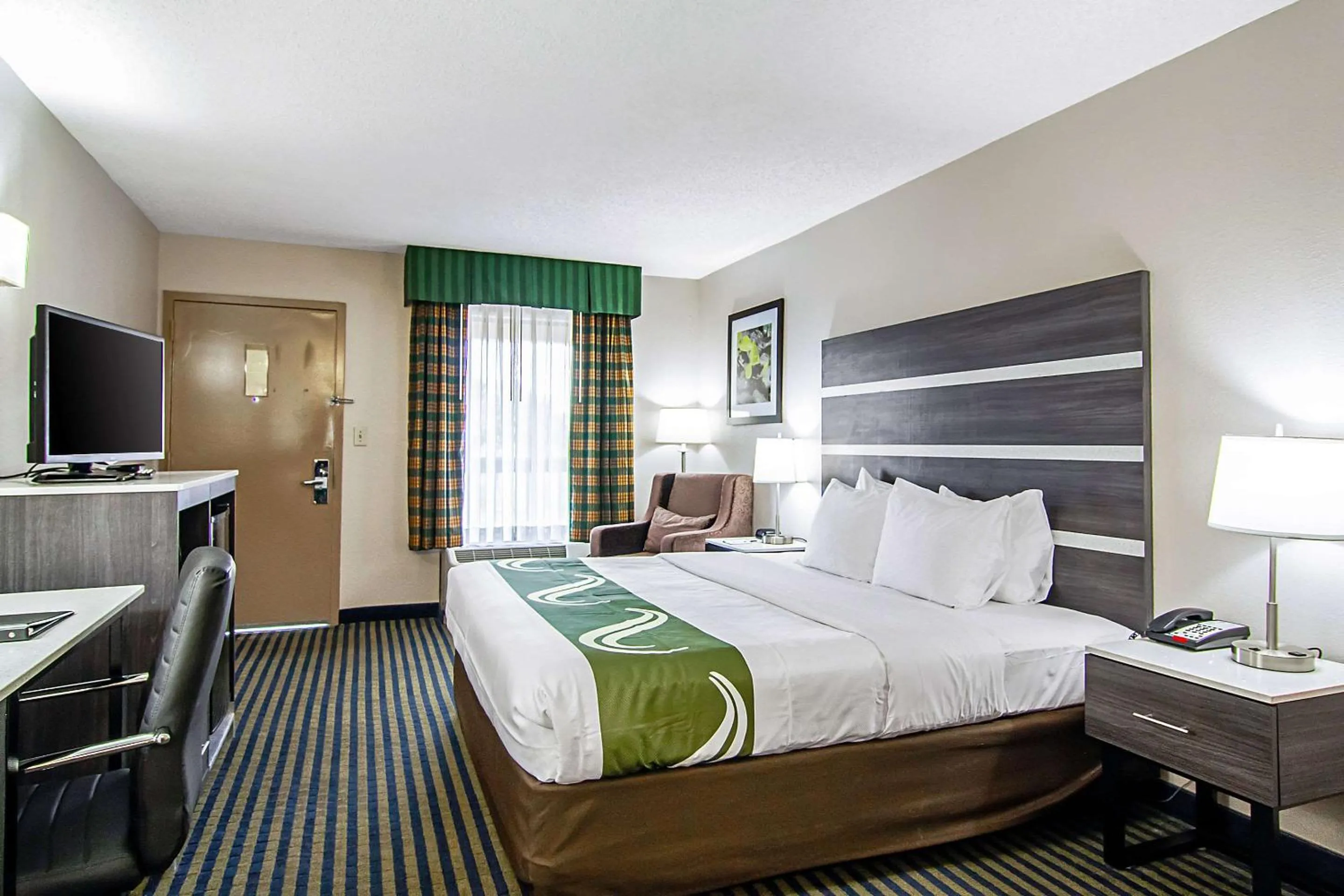 Photo of the whole room, Bed in Quality Inn Savannah I-95