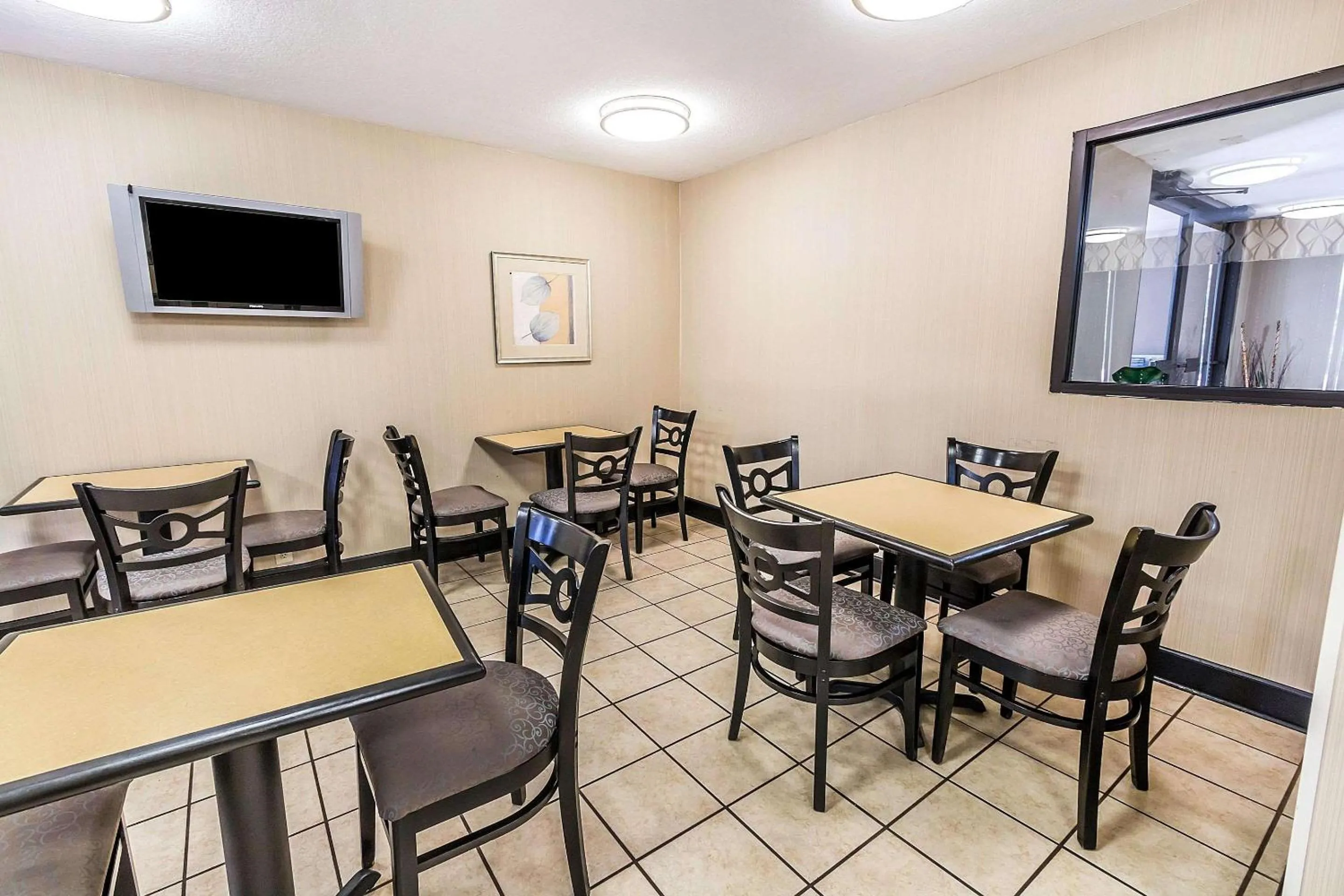 Restaurant/places to eat in Quality Inn Savannah I-95